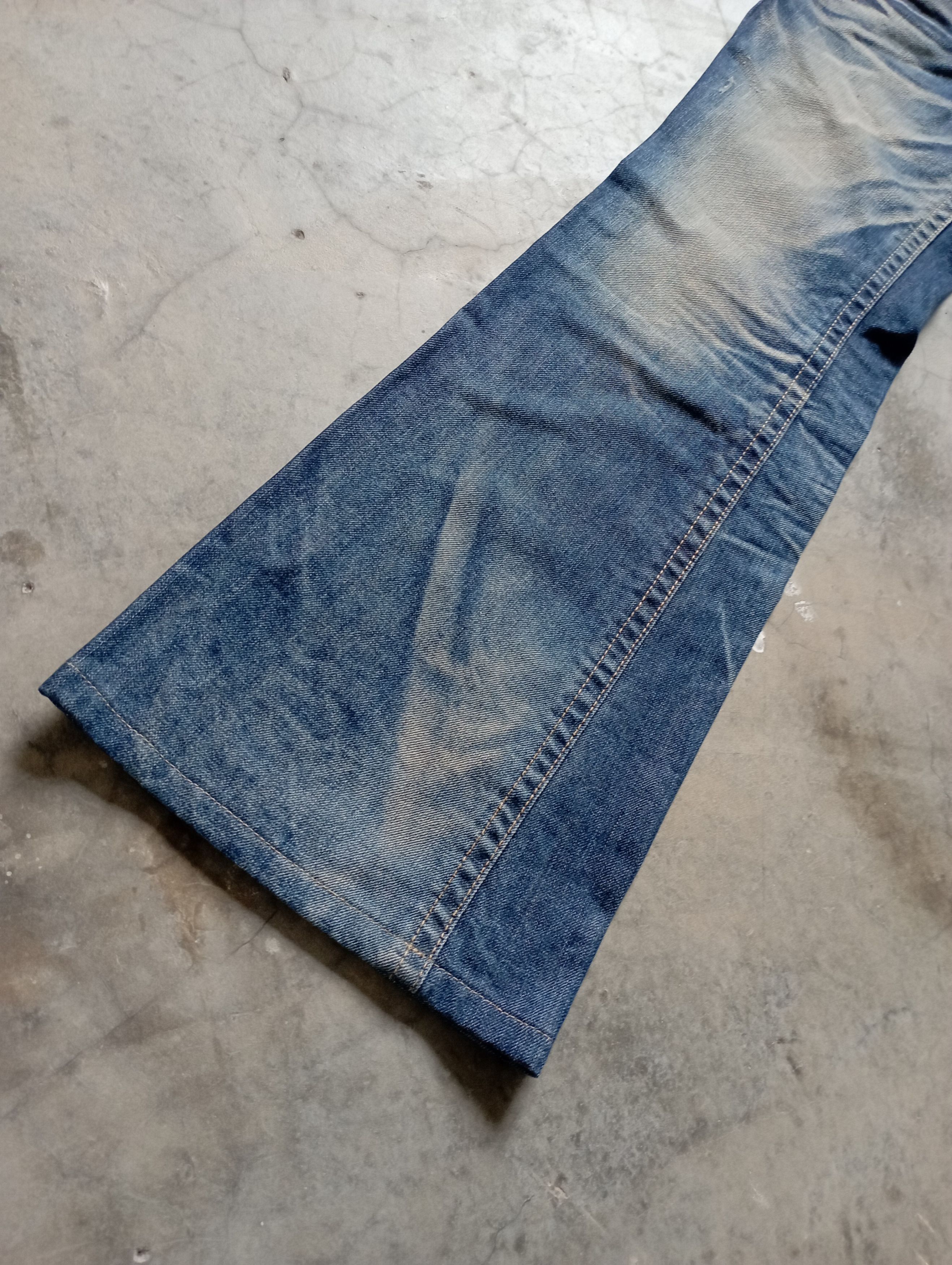 Tornado Mart Super Flare Jeans Mud Rusty Lolita Yoshitomo Nara Jeans Size 24" / US 00 / IT 34 - 6 Thumbnail