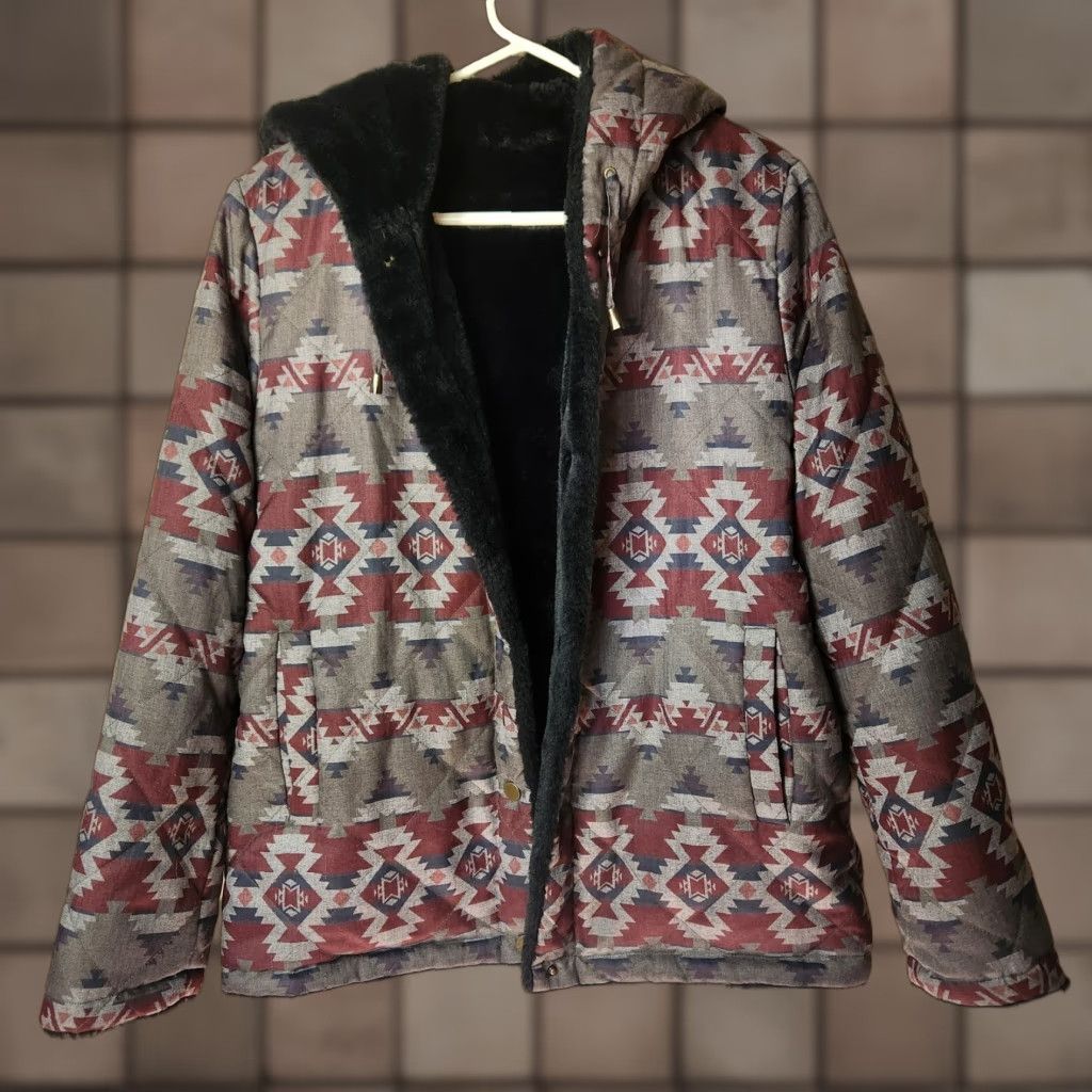 Pendleton VINTAGE Pendleton Womens Reversible Aztec Print/Faux Fur Hooded Jacket-Size L Size L / US 10 / IT 46 - 1 Thumbnail