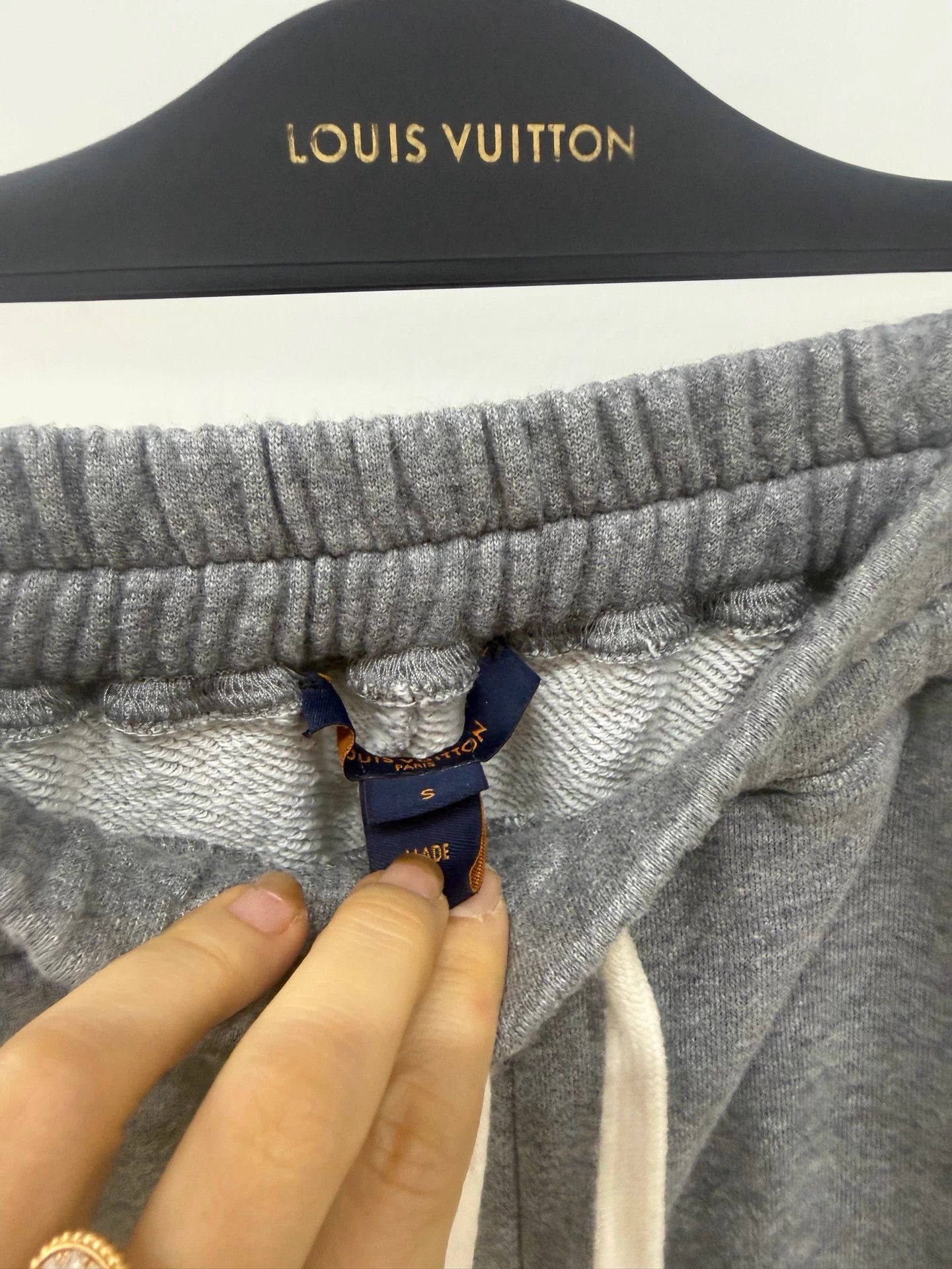 Louis Vuitton LV Embroidered Letter Sweatpants 99 New S Size 25" / US 0 / IT 36 - 4 Thumbnail