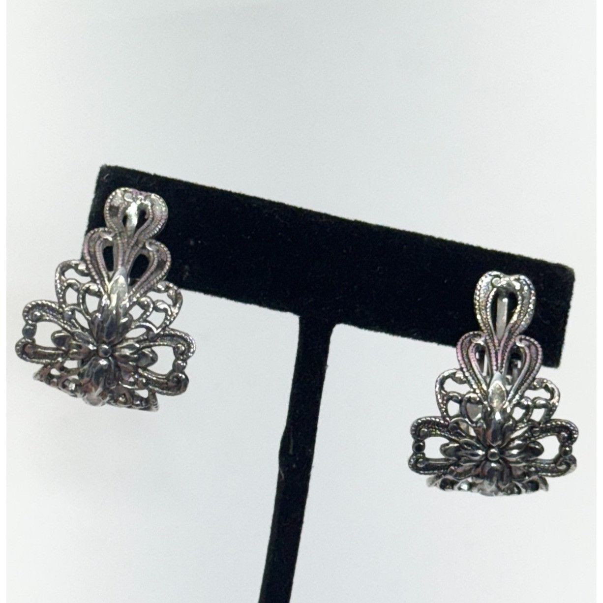 Vintage Vintage silver filigree hoop clip on earrings Size ONE SIZE - 1 Thumbnail