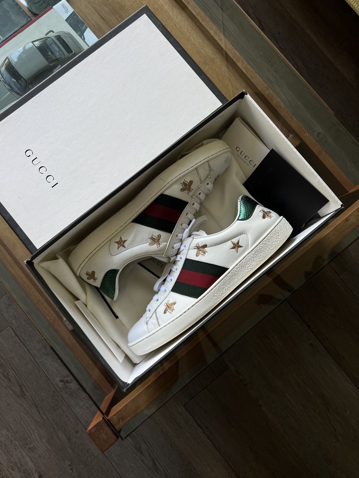Gucci Gucci - Ace Low Top Sneaker (Embroidered Bee) Size US 8 / EU 41 - 1 Thumbnail