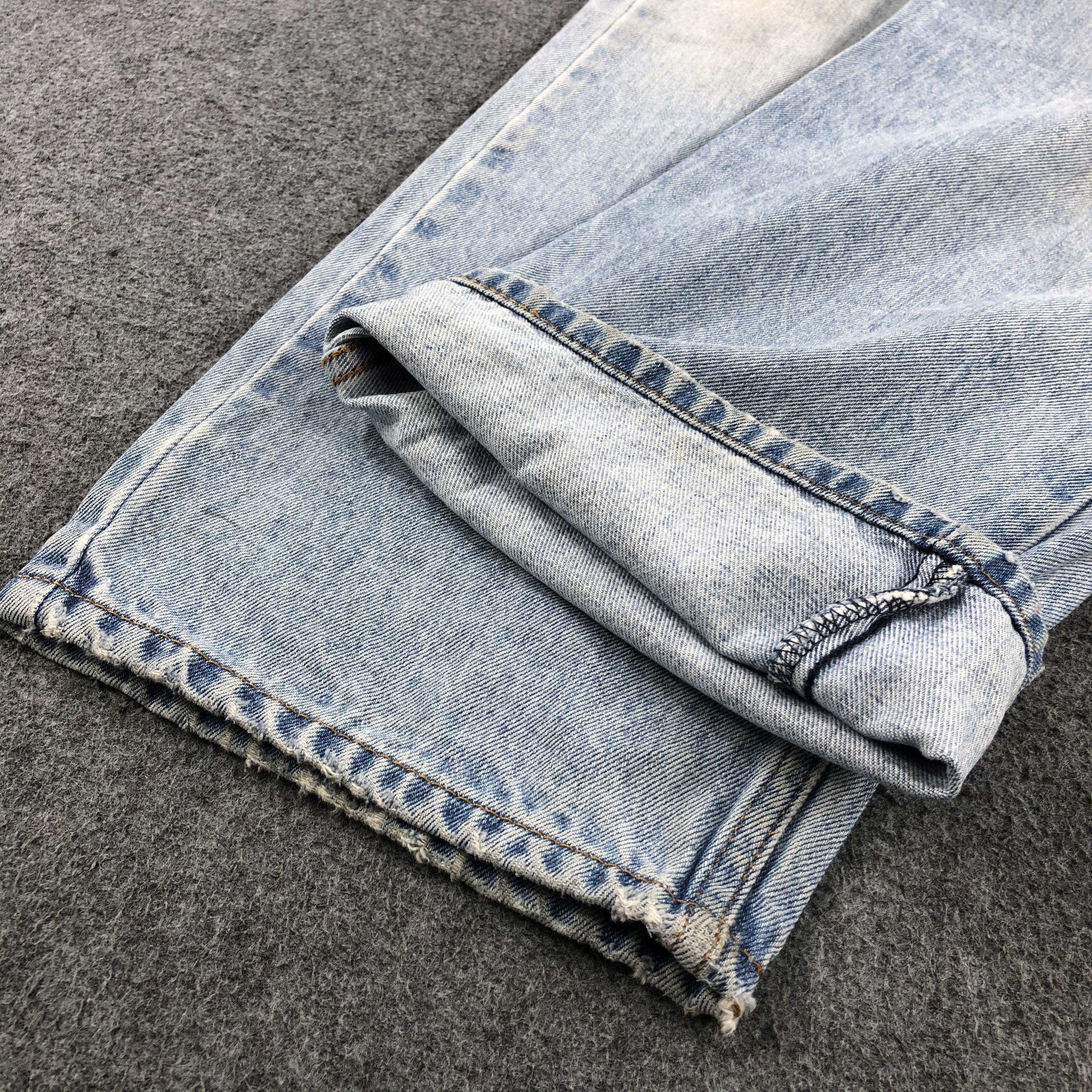 Levi's × Vintage Vintage Light Wash Levis 505 Jeans-JM1415 Size US 39 - 8 Thumbnail