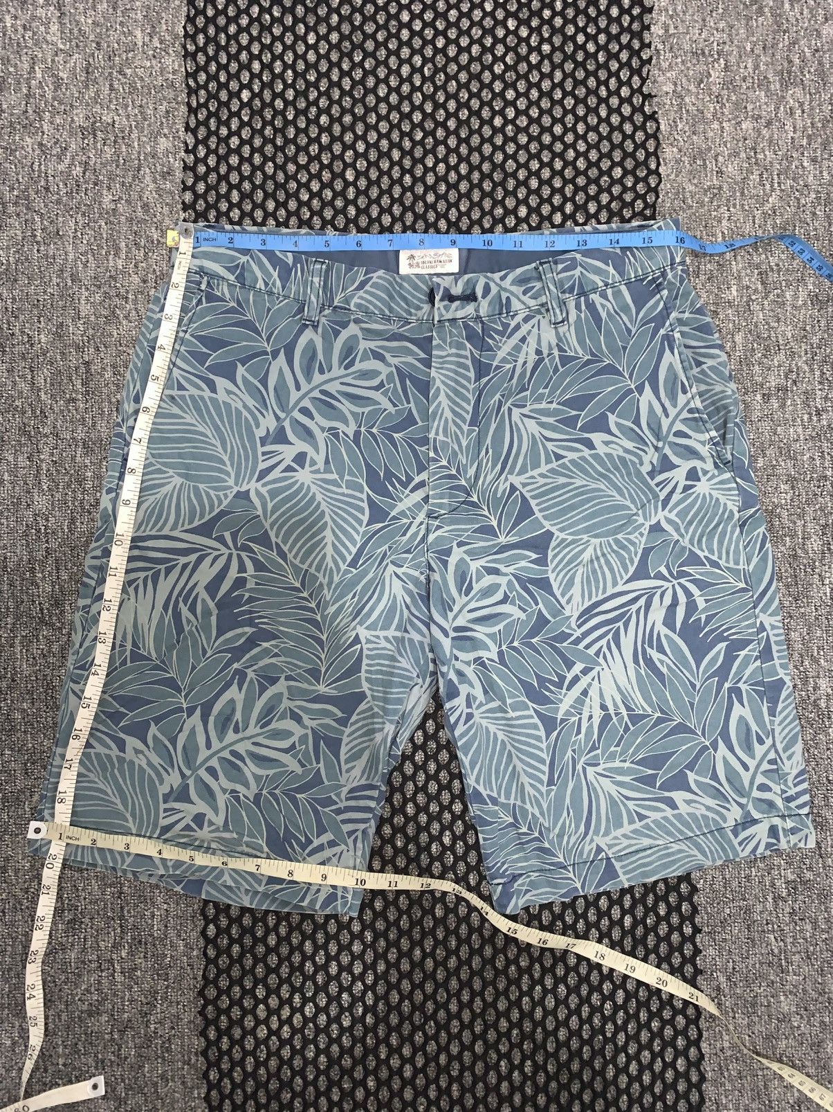 Uniqlo Iolani Hawaiian Classic Uniqlo Short Pants Size US 32 / EU 48 - 8 Thumbnail
