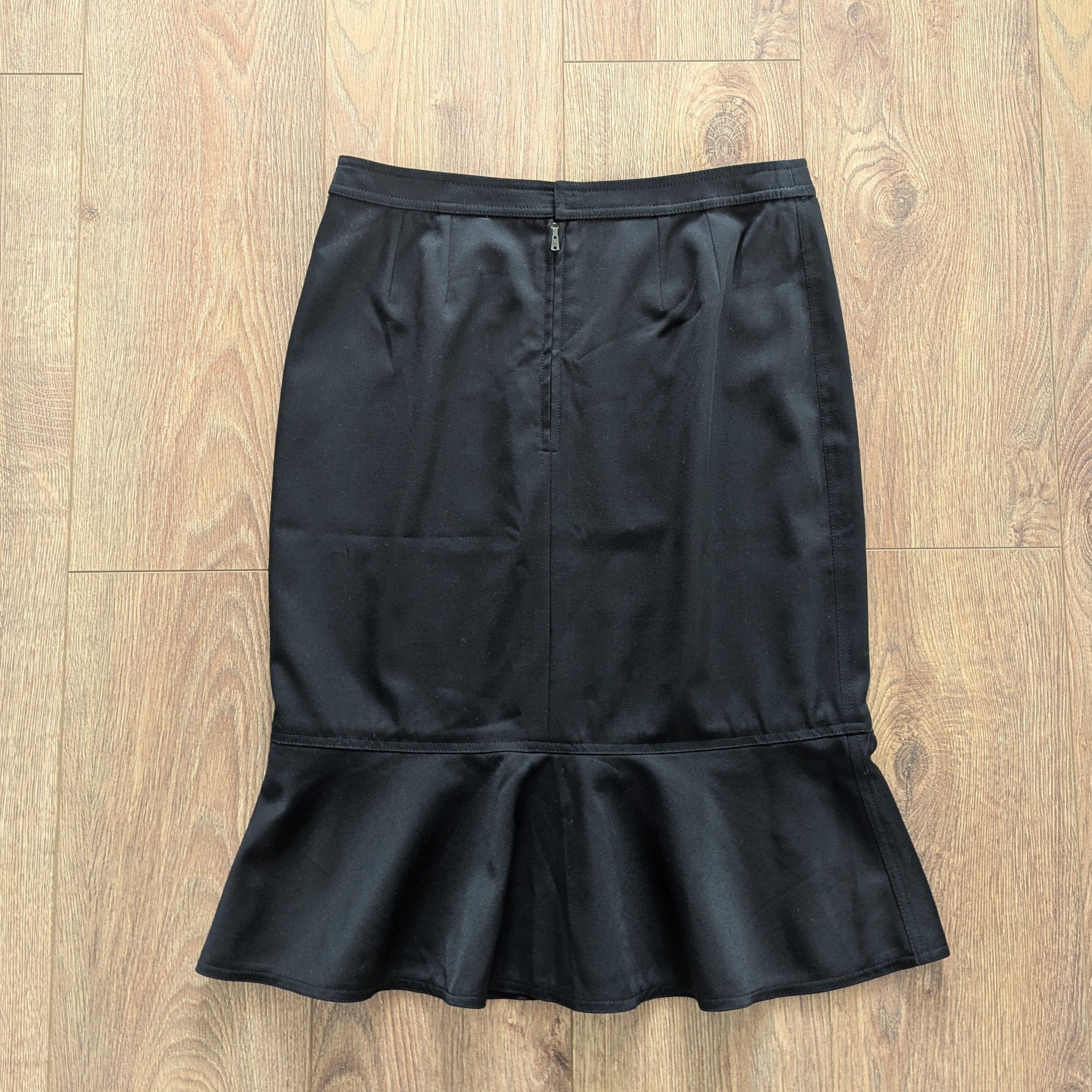 Yves Saint Laurent Yves Saint Laurent Rive Gauche Lana Wool Skirt MadeInFrance Size 28" / US 6 / IT 42 - 5 Thumbnail