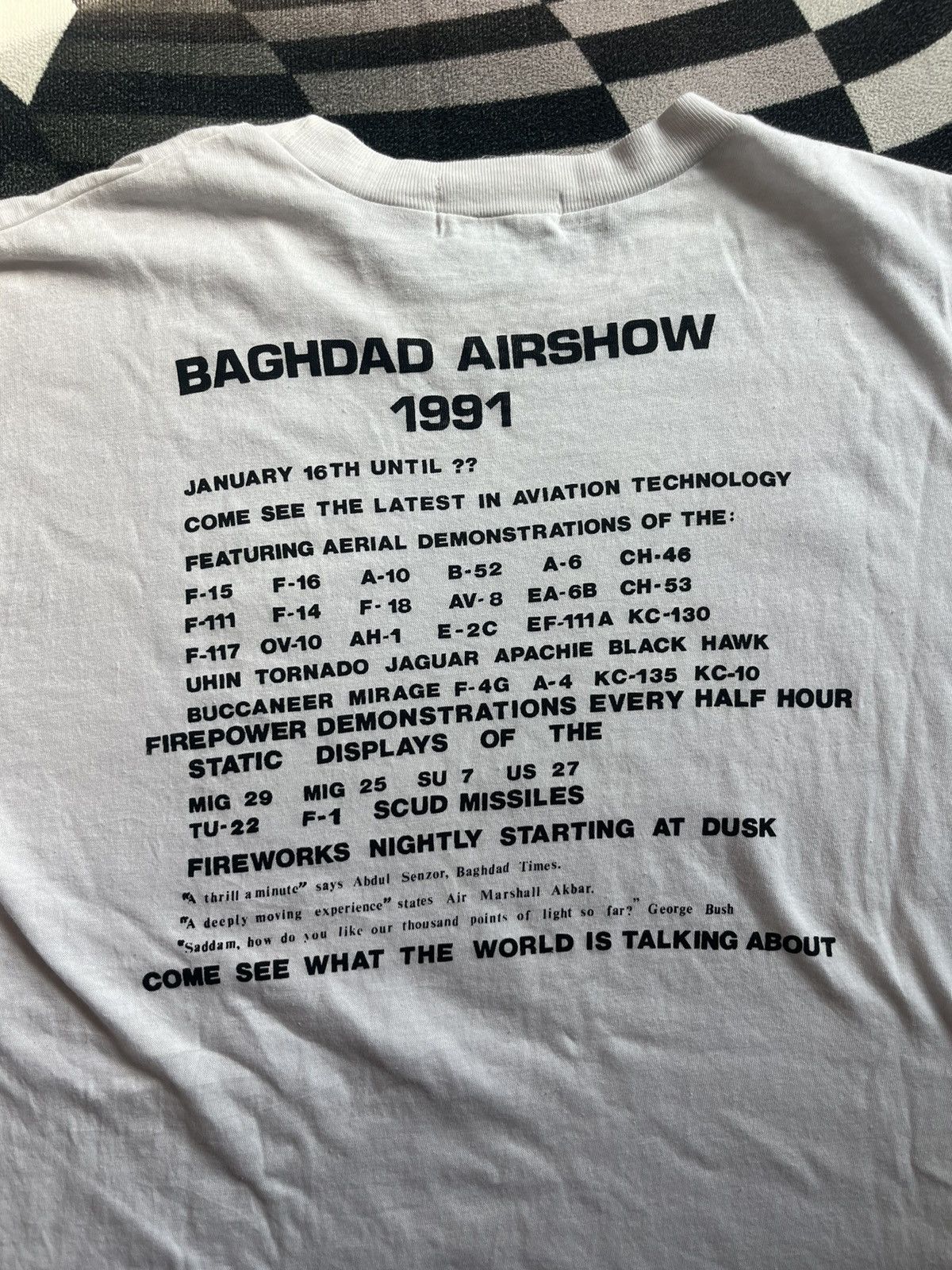 Arts & Science Vintage BAGHDAD AIRSHOW 1991’s Holy War Holy Shit ! Tshirt Size US L / EU 52-54 / 3 - 9 Thumbnail