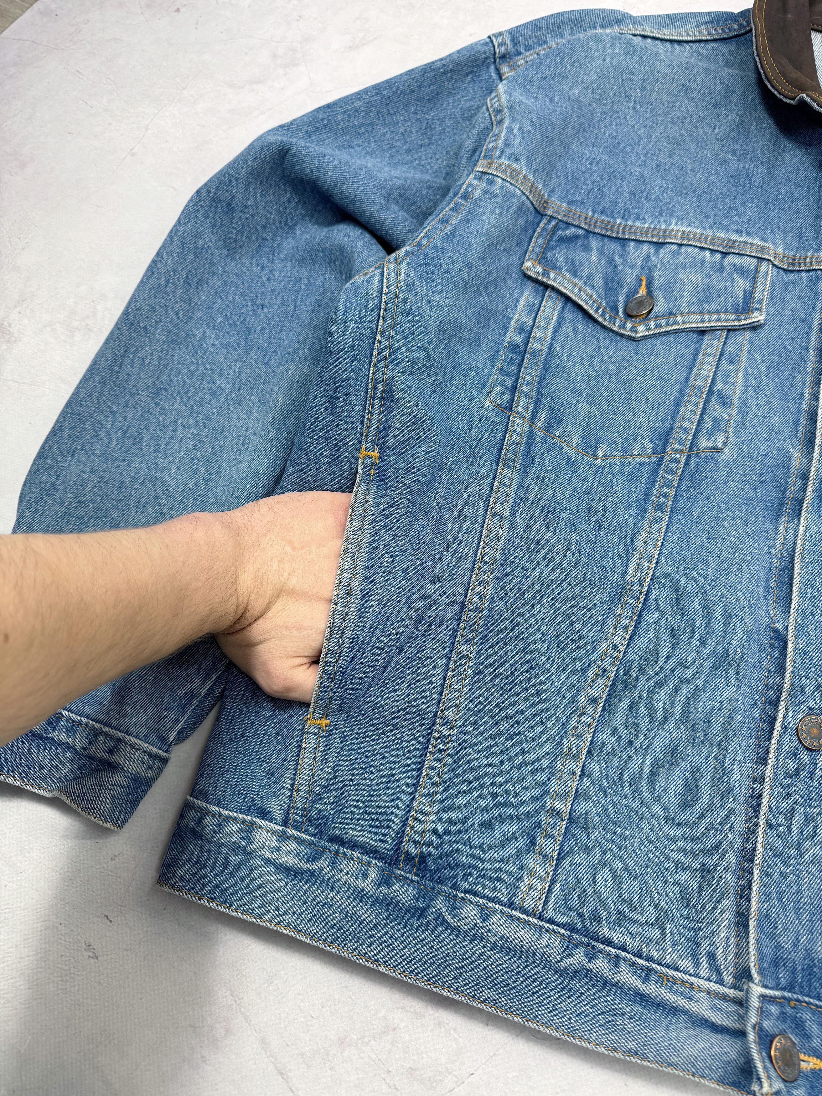 Marlboro × Vintage Vintage Marlboro Denim Jacket & Leather Collar Size US XL / EU 56 / 4 - 7 Thumbnail