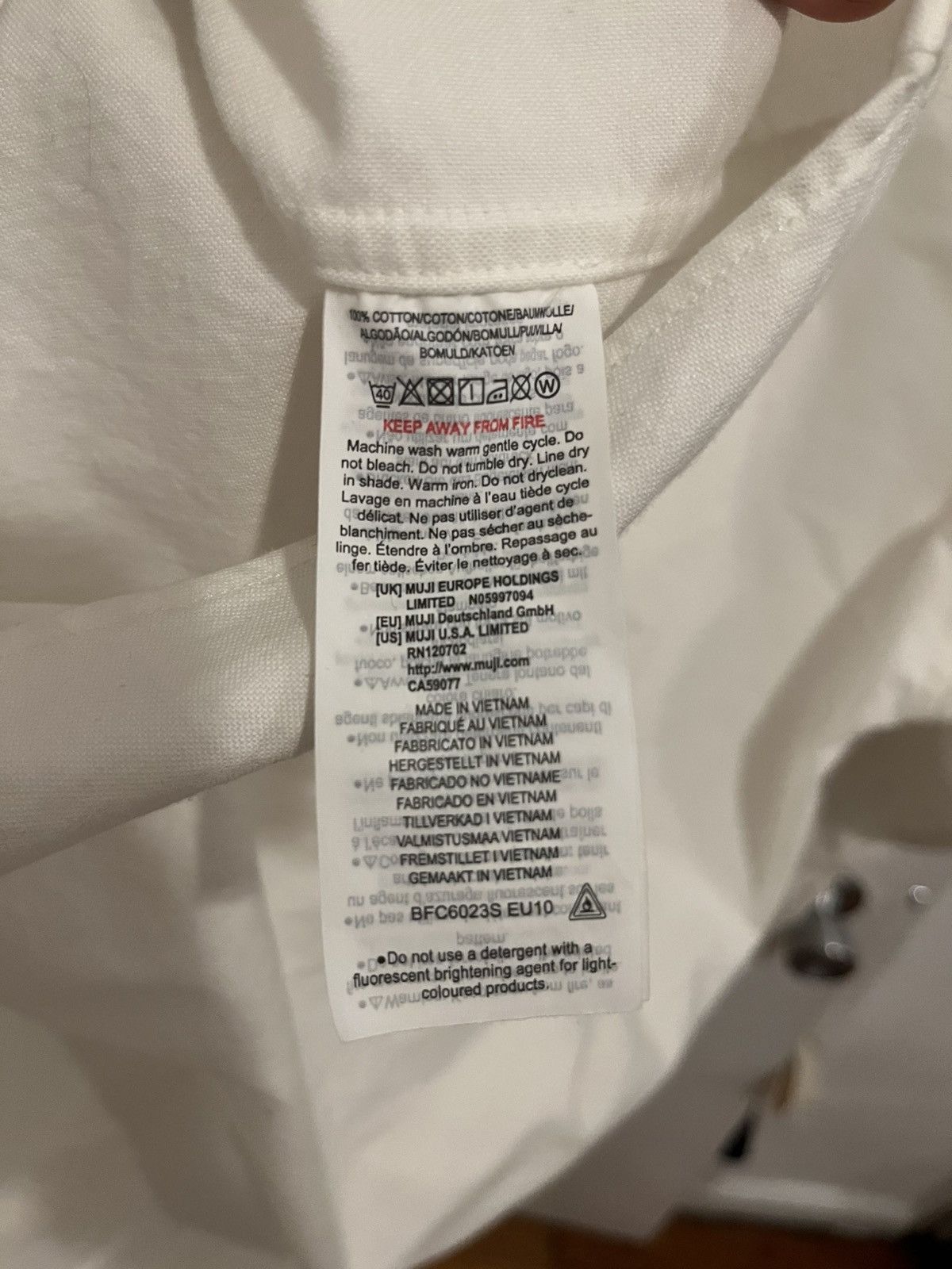 Muji Muji Labo white collared shirt Size US L / EU 52-54 / 3 - 5 Thumbnail