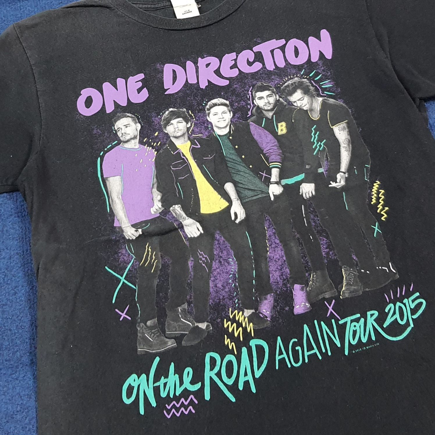 Band Tees Vintage One Direction 1D 2015 Tour Tshirt C301N77 Size US M / EU 48-50 / 2 - 2 Thumbnail