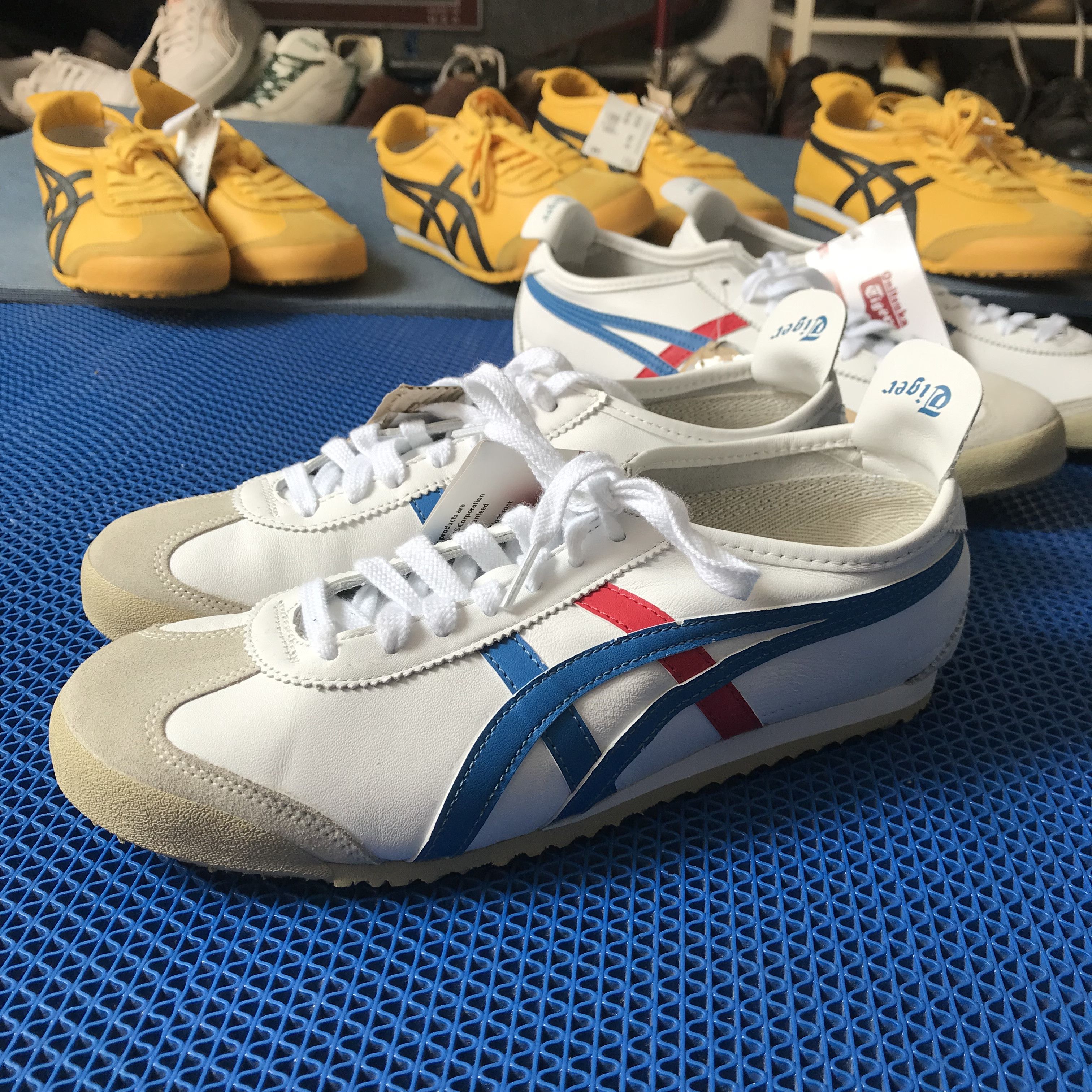 Onitsuka Tiger Onitsuka Tiger MEXICO 66 White Blue French Stripe Size US 8 / EU 41 - 1 Thumbnail