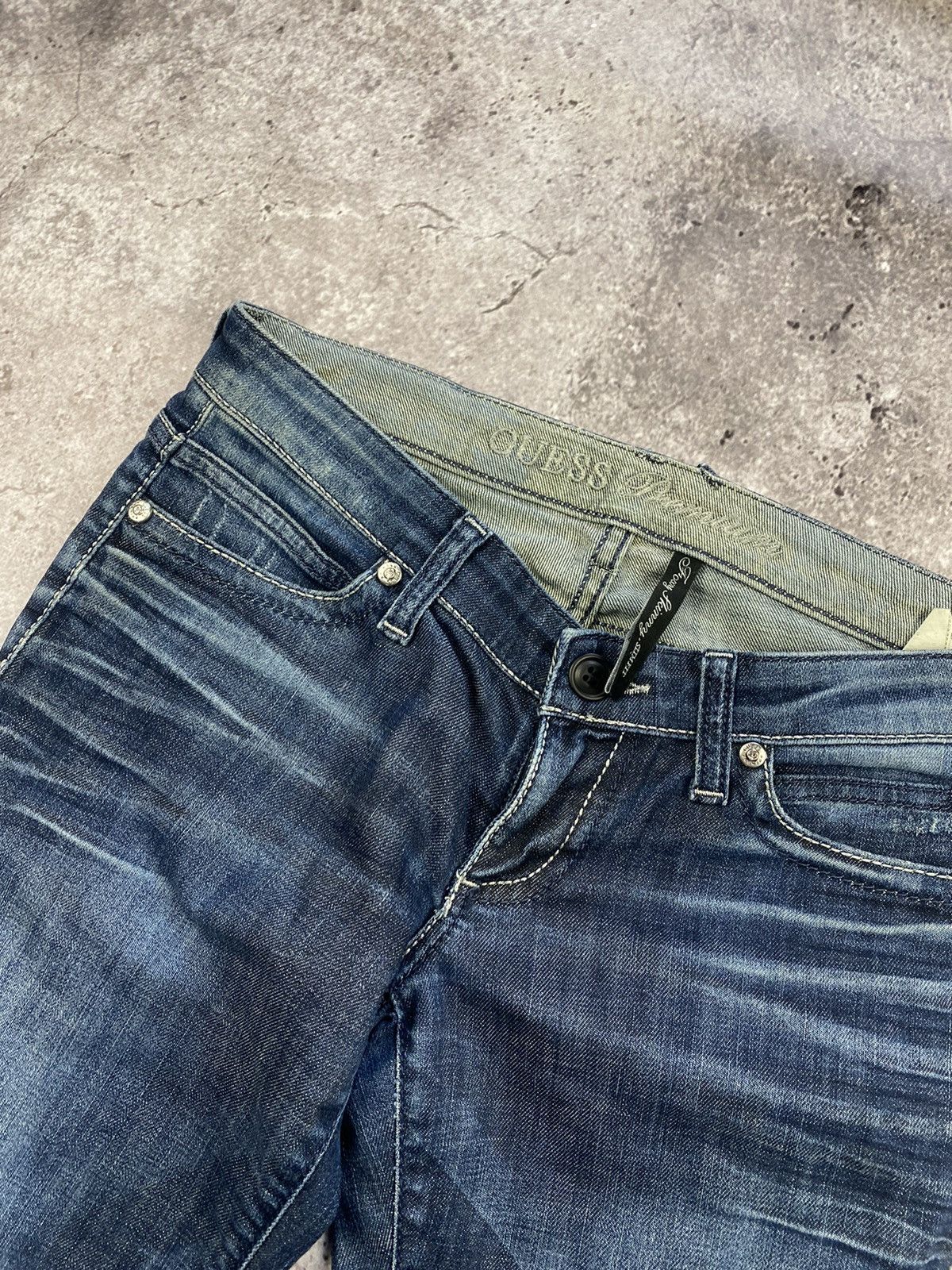 Guess MADE IN USA Guess flare jeans denim y2k VINTAGE crystal deni Size 26" / US 2 / IT 38 - 5 Thumbnail