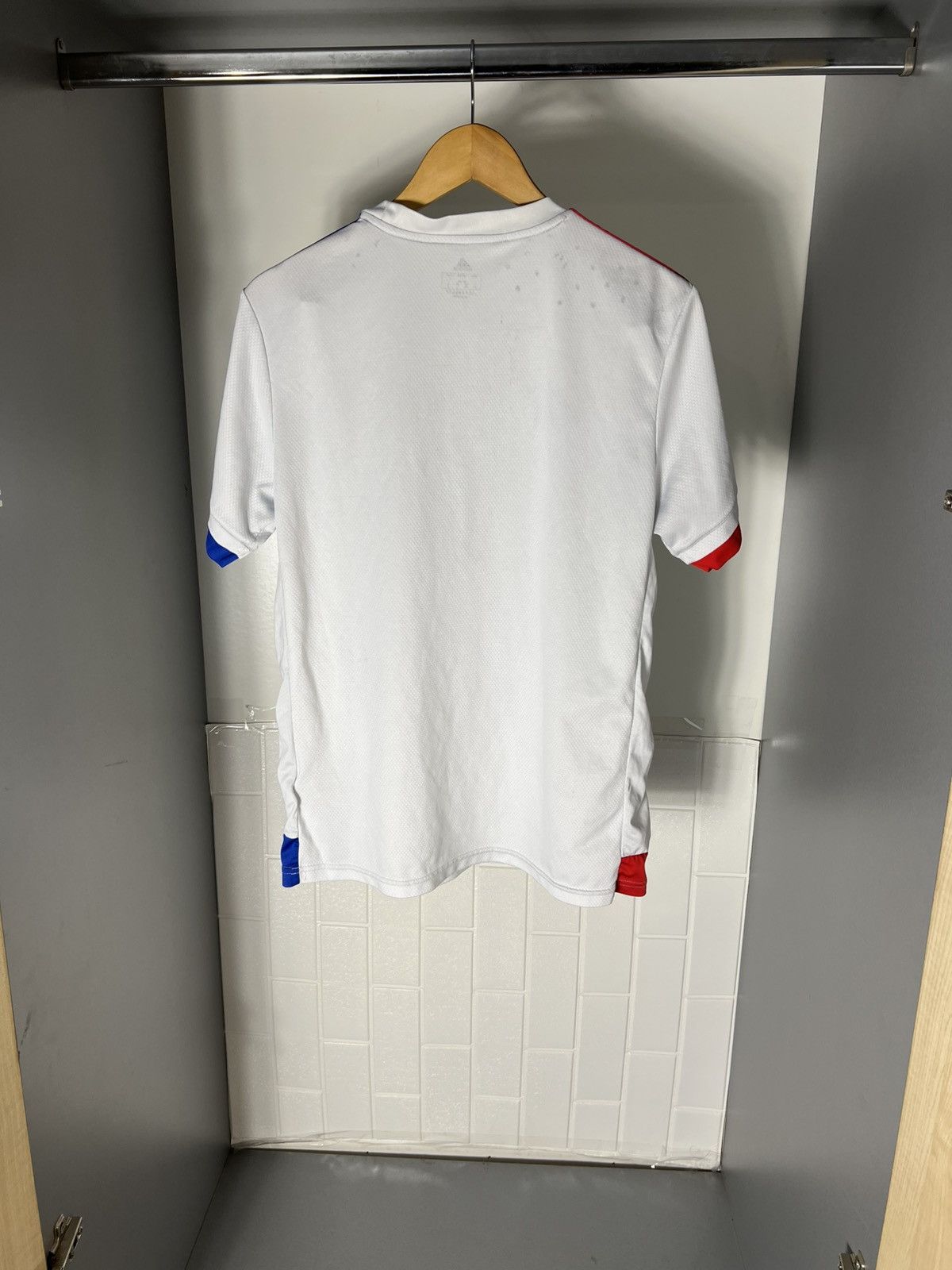 Adidas VINTAGE ADIDAS OLYMPIQUE LYONNAIS LYON FRANCE SOCCER JERSEY Size US L / EU 52-54 / 3 - 12 Thumbnail