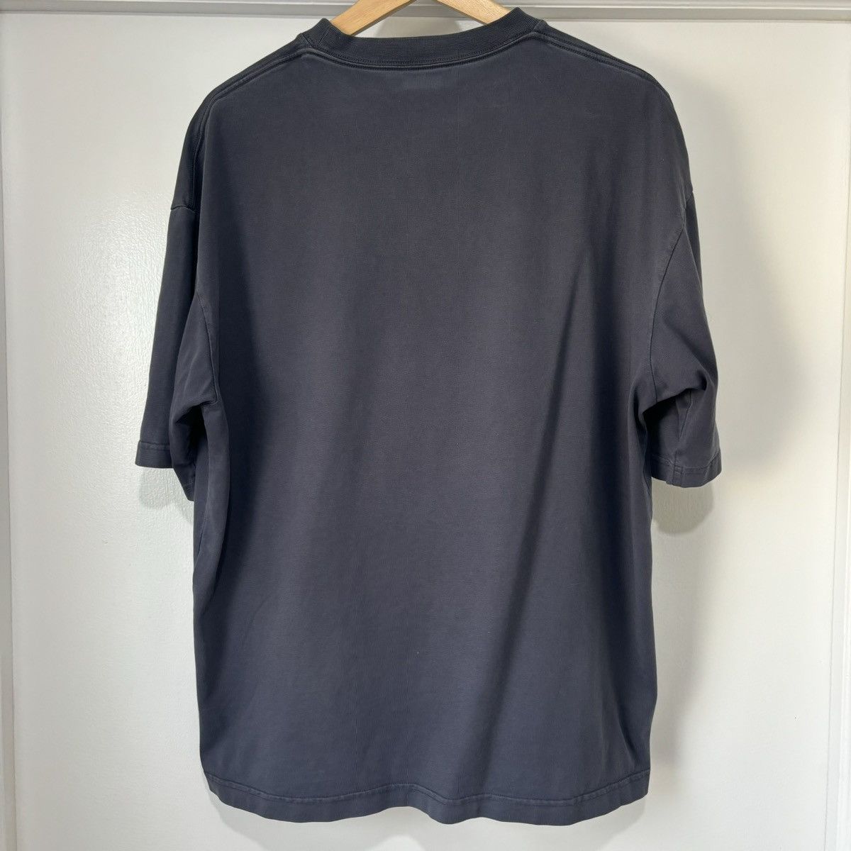 Balenciaga Balenciaga College Crest Tee Size Small fits XL Size US S / EU 44-46 / 1 - 2 Thumbnail