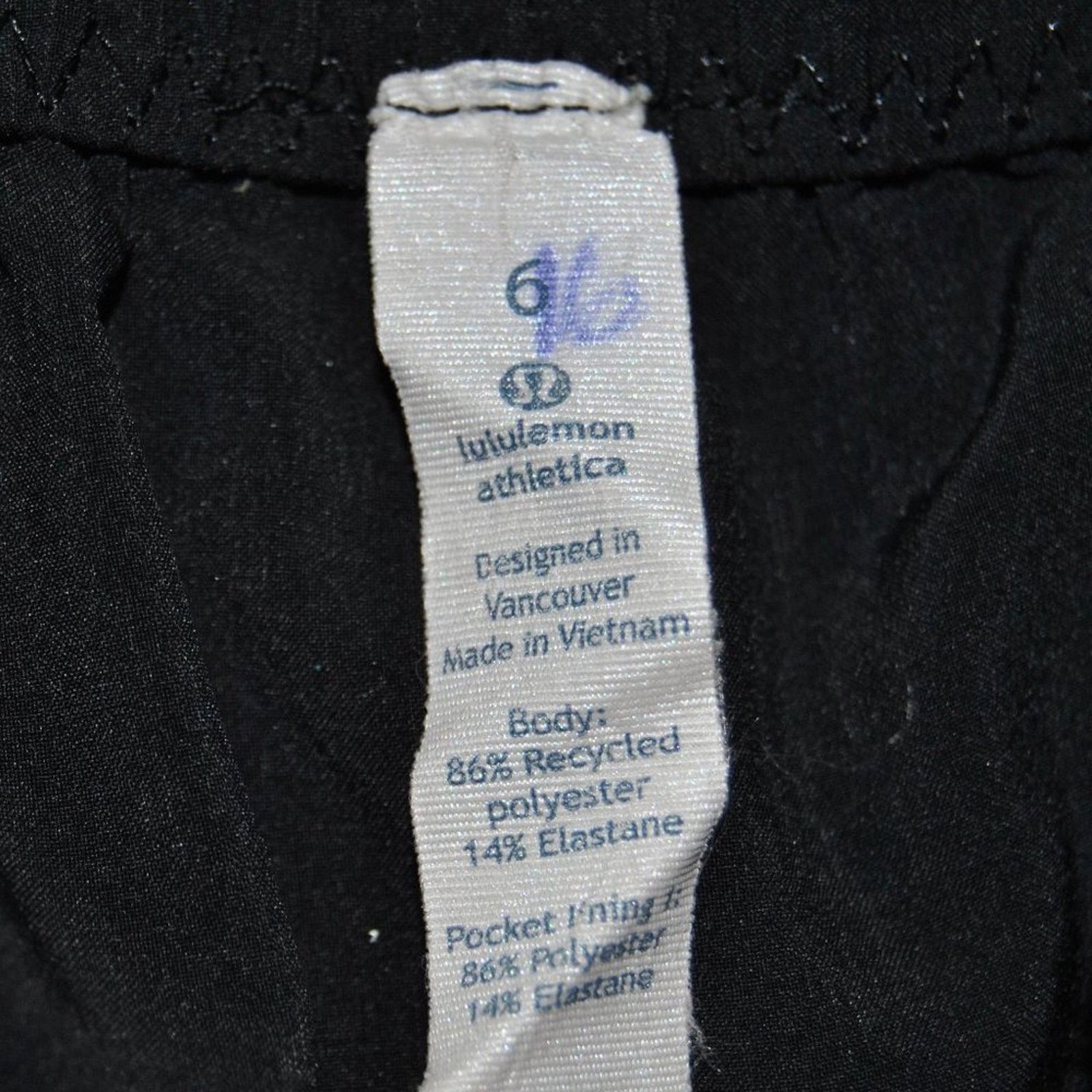 Lululemon Lululemon Shorts Size 6 Black White Gray Camo Size 28" / US 6 / IT 42 - 5 Thumbnail