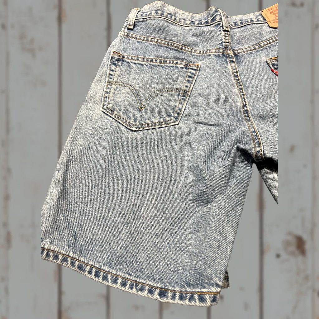 Levi's VINTAGE Levi’s 550 Denim Shorts Mens 32 Relaxed Fit 100% Cotton Blue 5-Pocket Design 90s Logo Belt Loops Jeans Shorts Size US 32 / EU 48 - 1 Thumbnail