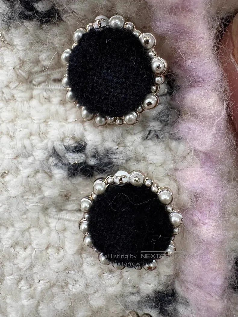 Chanel Chanel 21A Castle Series White Pink Dot Knitted Round-neck Size XS / US 0-2 / IT 36-38 - 7 Thumbnail