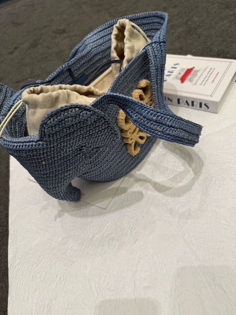Loewe loewe Elephant-shaped woven vegetable basket handbag 2503-N Size ONE SIZE - 3 Thumbnail