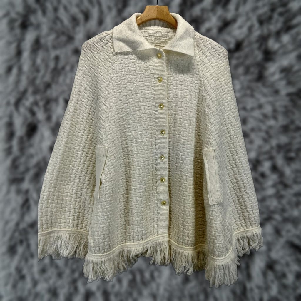 Asket VINTAGE Ivory Knit Cape Poncho Sweater One Size Bohemian Womens Basket Weave Fringe Size ONE SIZE - 1 Thumbnail