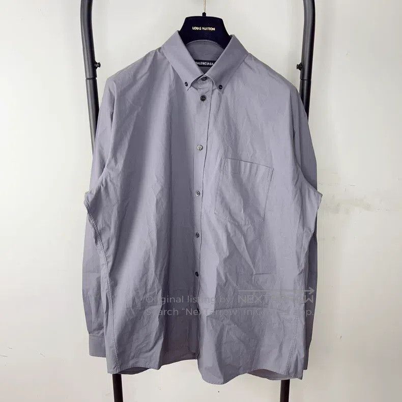 Balenciaga Balenciaga size 39 Solid Color Collar Back Logo Printed Si Size US M / EU 48-50 / 2 - 1 Thumbnail