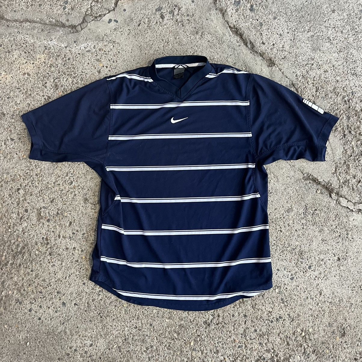 Nike × Vintage 90s Nike Central Swoosh Vintage Y2K Retro Tee T-Shirt Size US S / EU 44-46 / 1 - 1 Thumbnail