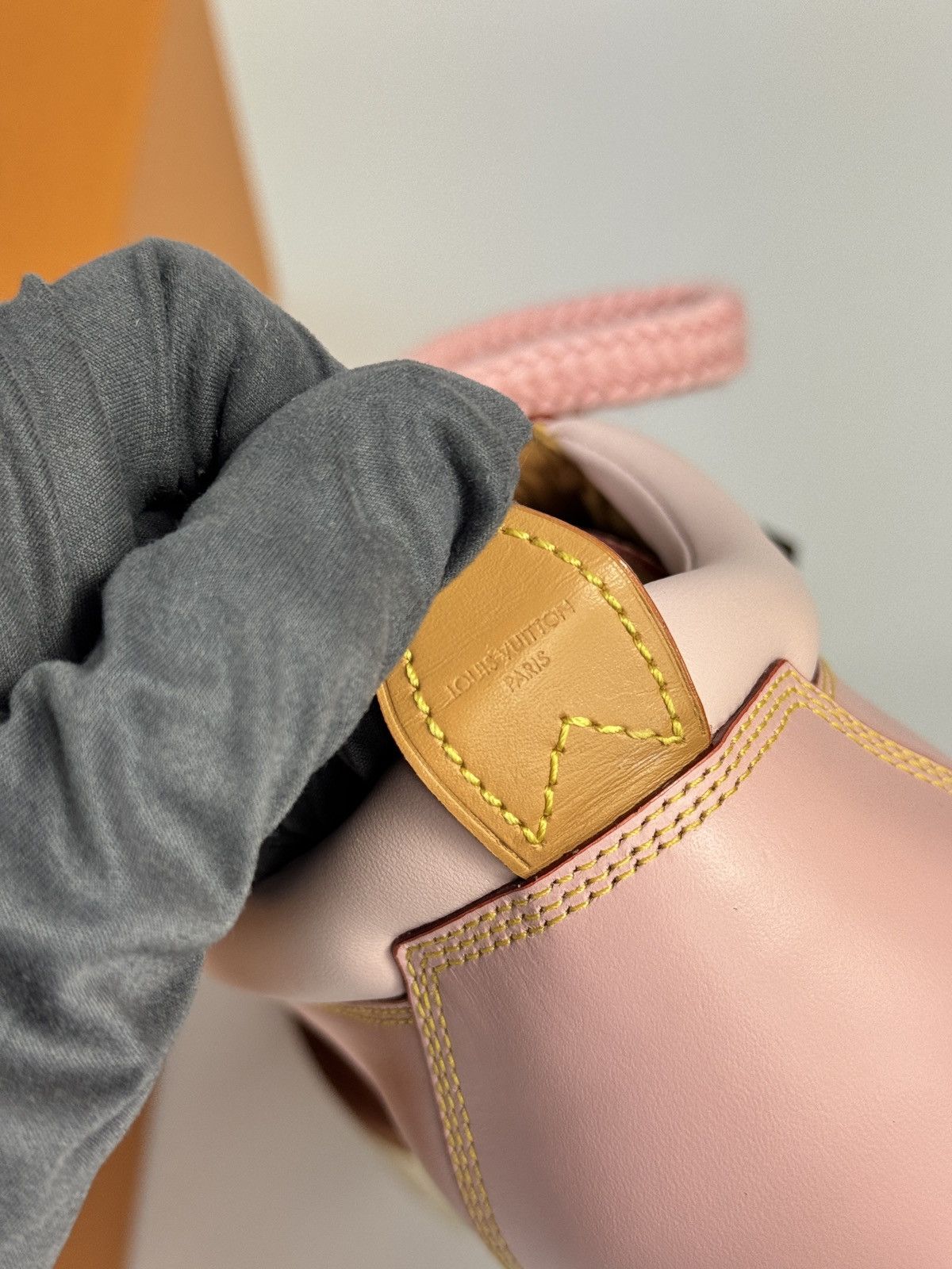 Louis Vuitton LV REMIX DERBY 1AIJAN SIZE: LV8 fits US10 Size US 8 / EU 41 - 9 Thumbnail