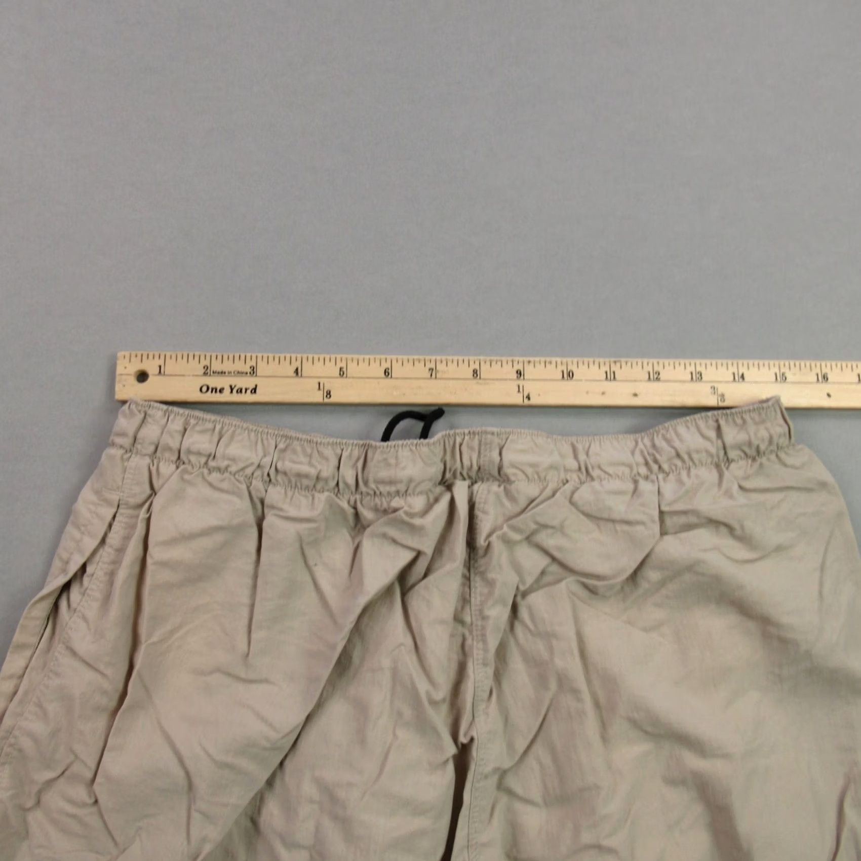 The North Face The North Face Shorts Womens XL Lightweight Outdoors Stretch Pockets Hiking Camp Beige Size 40" / US 18 - 3 Thumbnail
