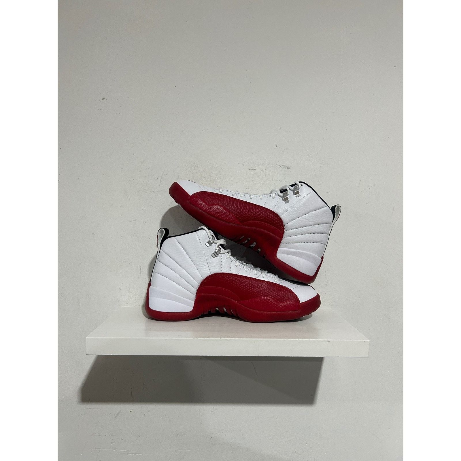 Nike NIKE JORDAN 12 CHERRY 2023 SIZE 9.5 NEW Size US 9.5 / EU 42-43 - 2 Thumbnail