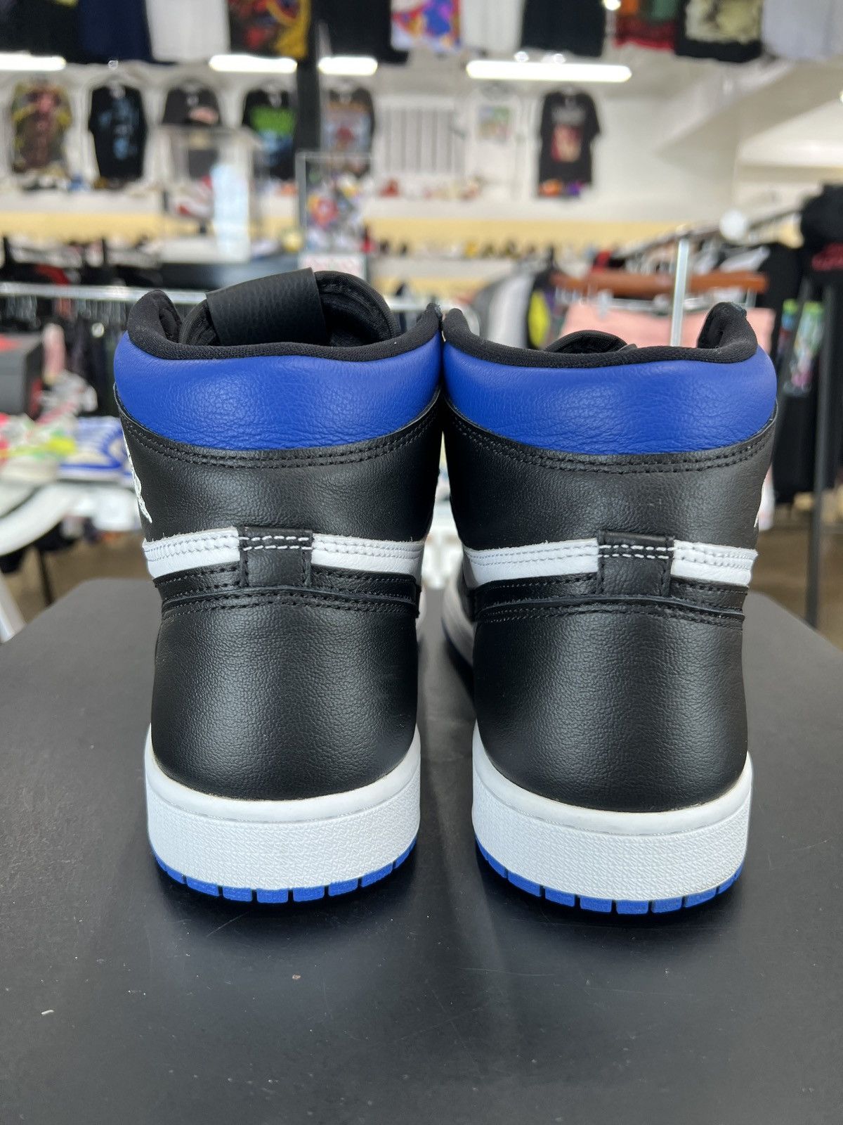 Jordan Brand Air Jordan 1 High Royal Toe Size 10 (2020) Size US 10 / EU 43 - 5 Thumbnail