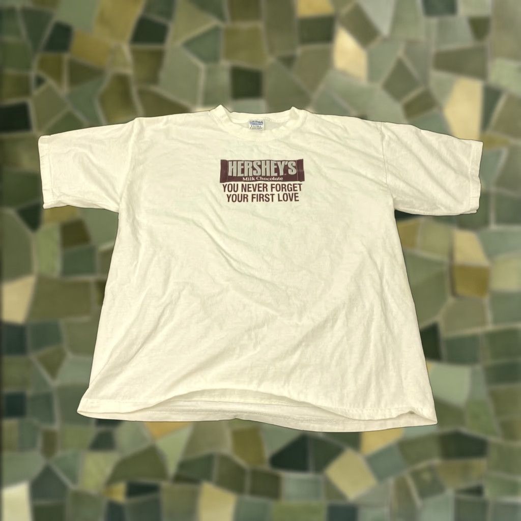 Gildan VINTAGE Hersheys Chocolate World Shirt Mens XL White Y2K Size US XL / EU 56 / 4 - 1 Thumbnail