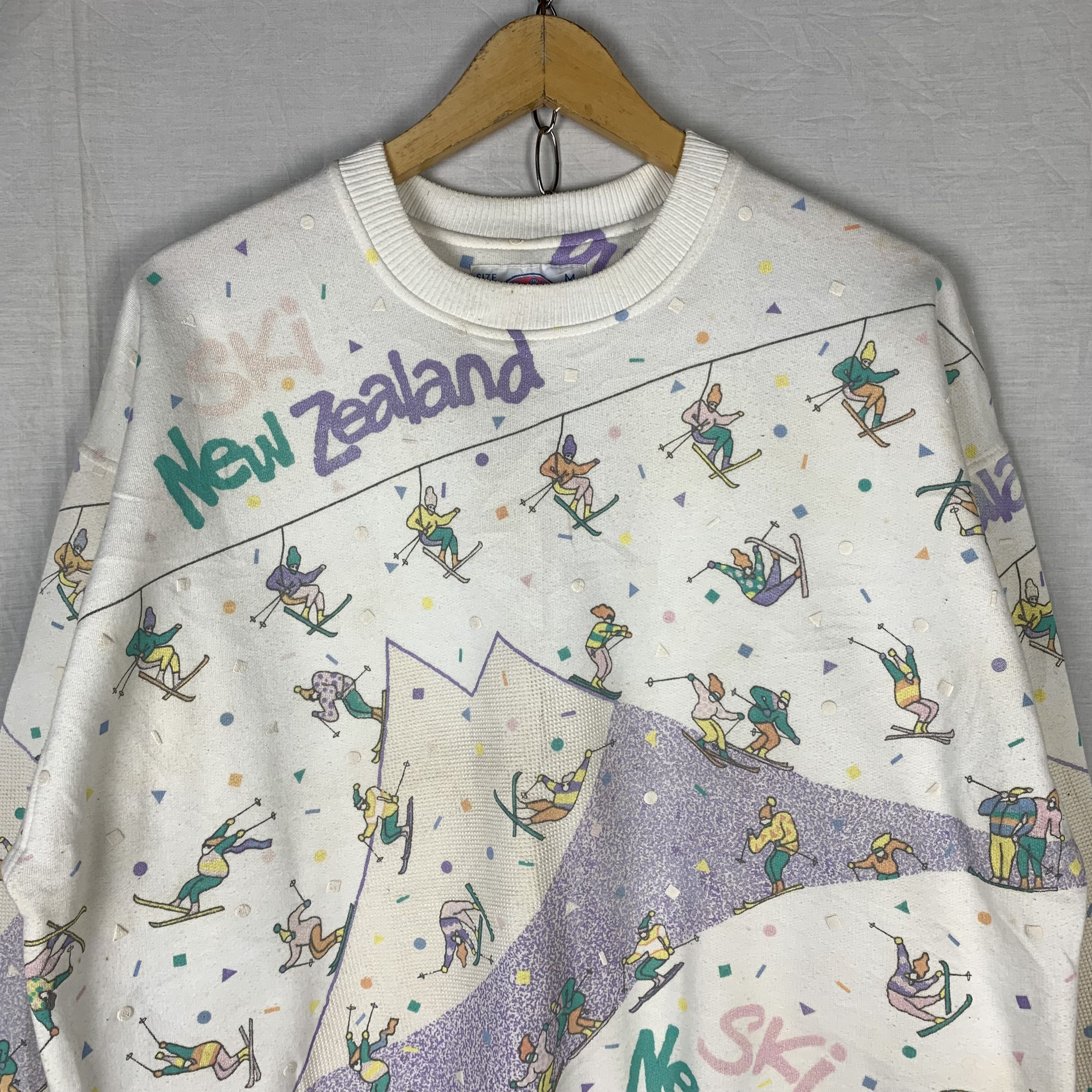 Vintage Vintage Ski New Zealand Sweatshirt Over Print Size US M / EU 48-50 / 2 - 2 Thumbnail