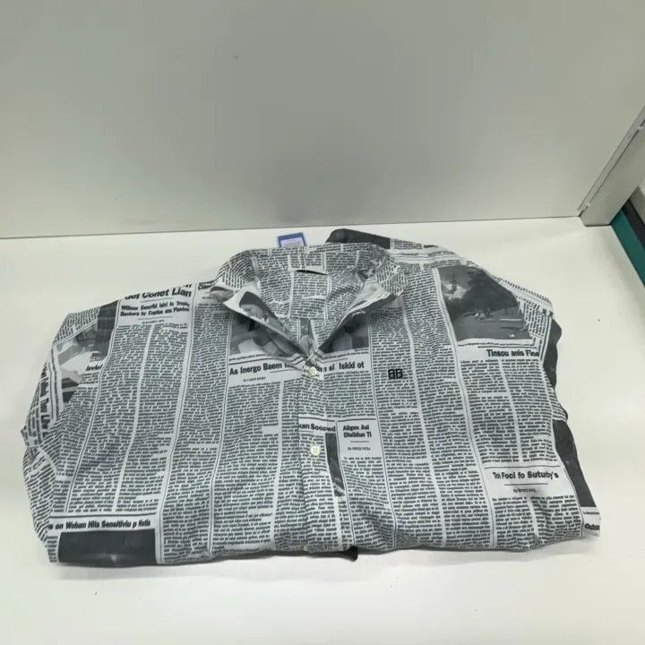 Balenciaga Balenciaga Casual Long Sleeve Shirt with Tee 0079-2507 Size US S / EU 44-46 / 1 - 7 Thumbnail