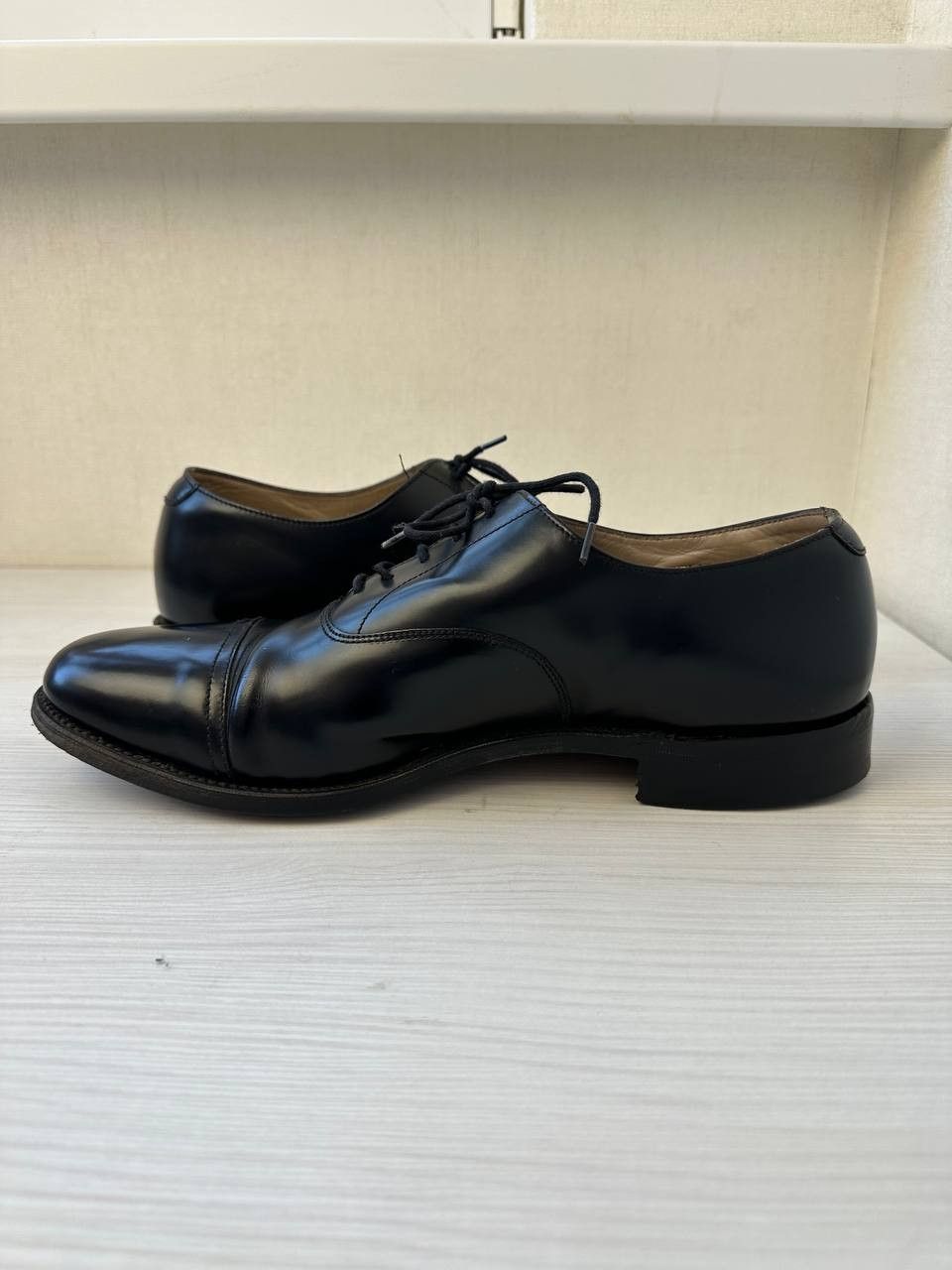 Loake Loake Elland Black Leather Oxford Cap Toe Dress Shoes Size US 10.5 / EU 43-44 - 6 Thumbnail