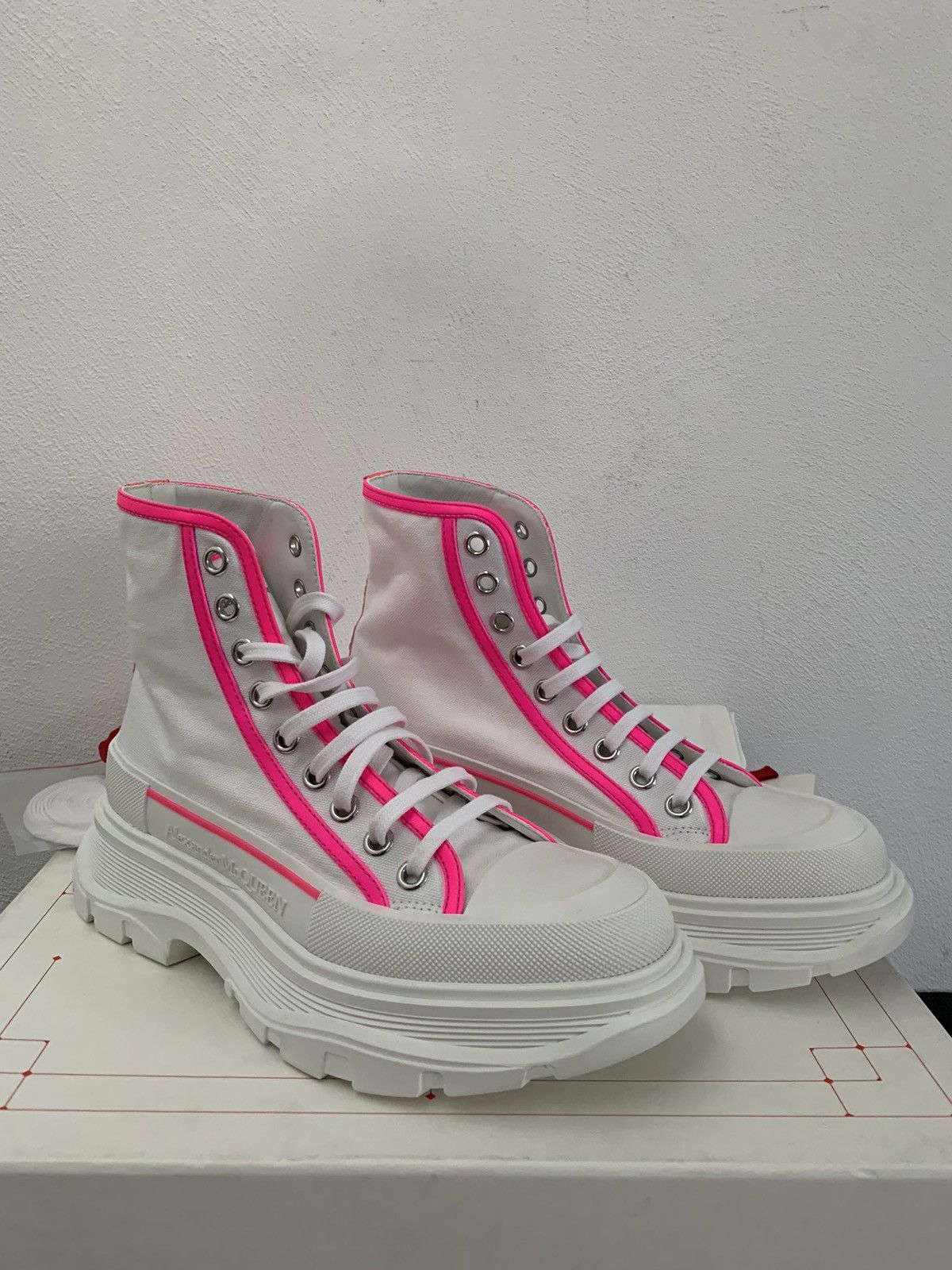 Alexander McQueen Alexander McQueen Tread Slick Chunky Sole High Top Boots Size US 8 / IT 38 - 11 Thumbnail