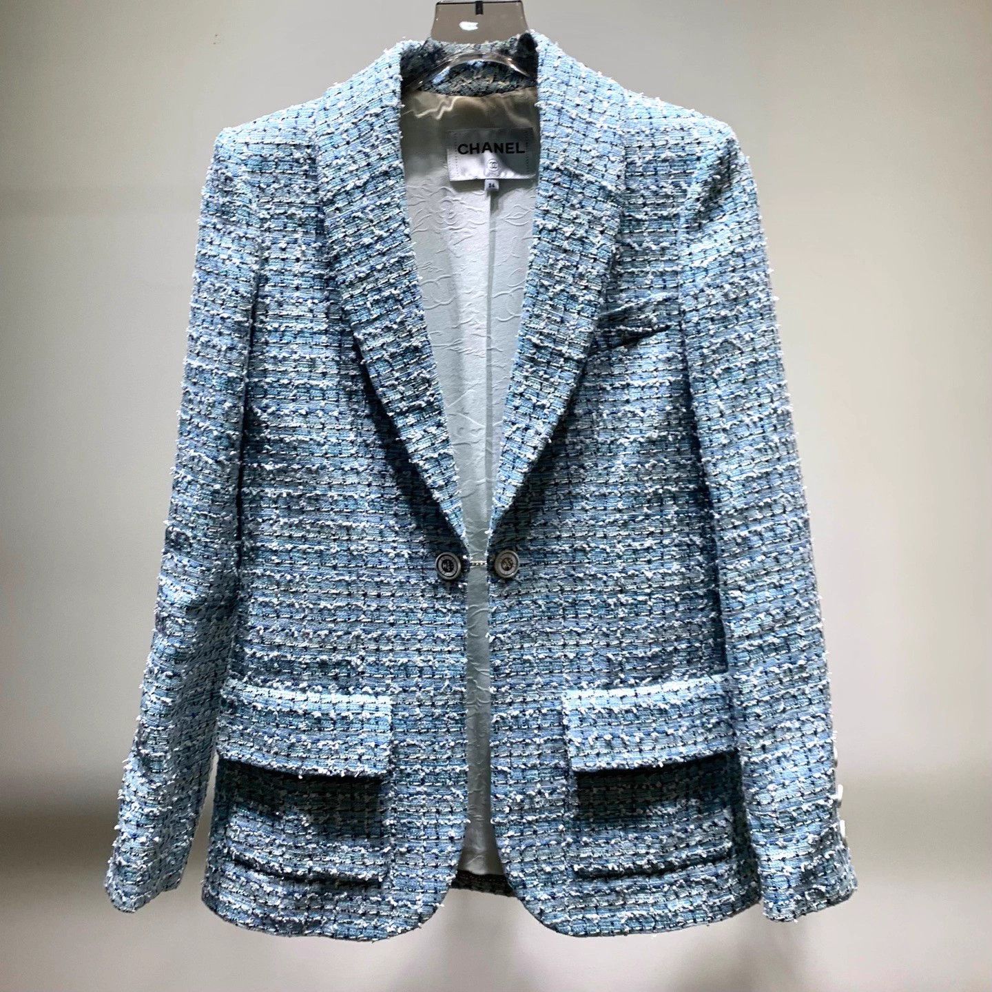 Chanel Women's CHANEL 19C Cruise Blue Coco Blazer Jennie Size XS / US 0-2 / IT 36-38 - 1 Thumbnail