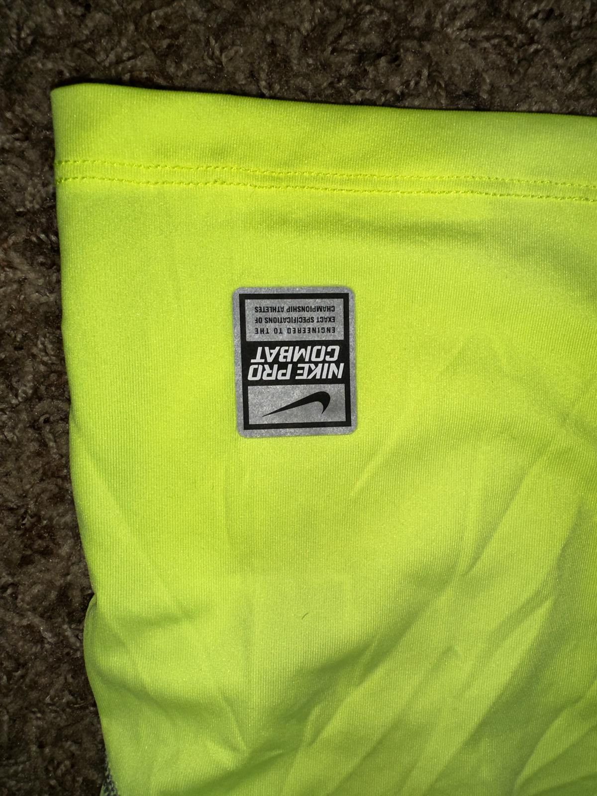 Nike Nike Men's Pro Combat Fitted Athletic 2.0 Volt Shirt Size US S / EU 44-46 / 1 - 5 Thumbnail