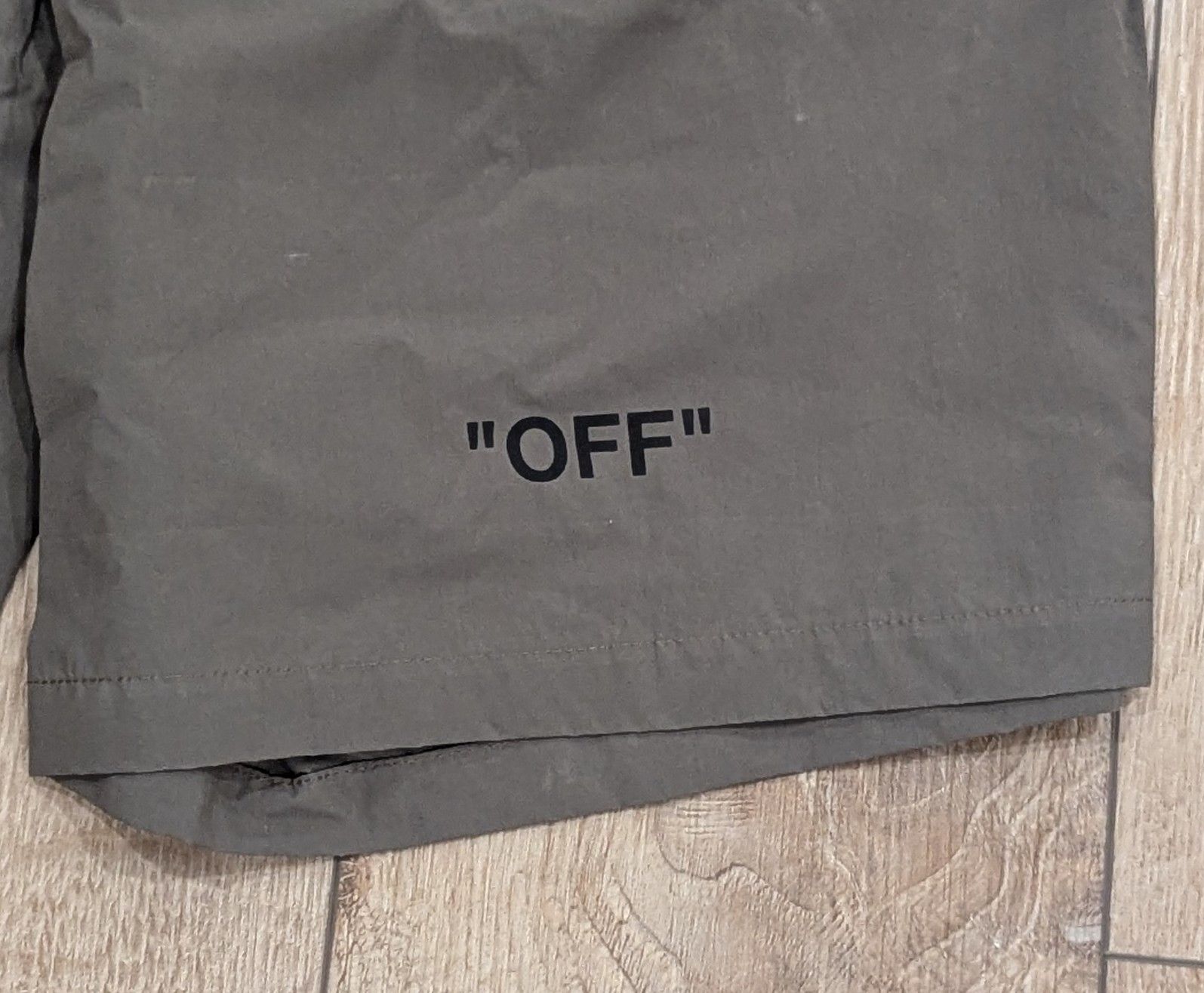 Off-White OFF-WHITE Logo Shorts Olive Green Medium Size US 32 / EU 48 - 2 Thumbnail