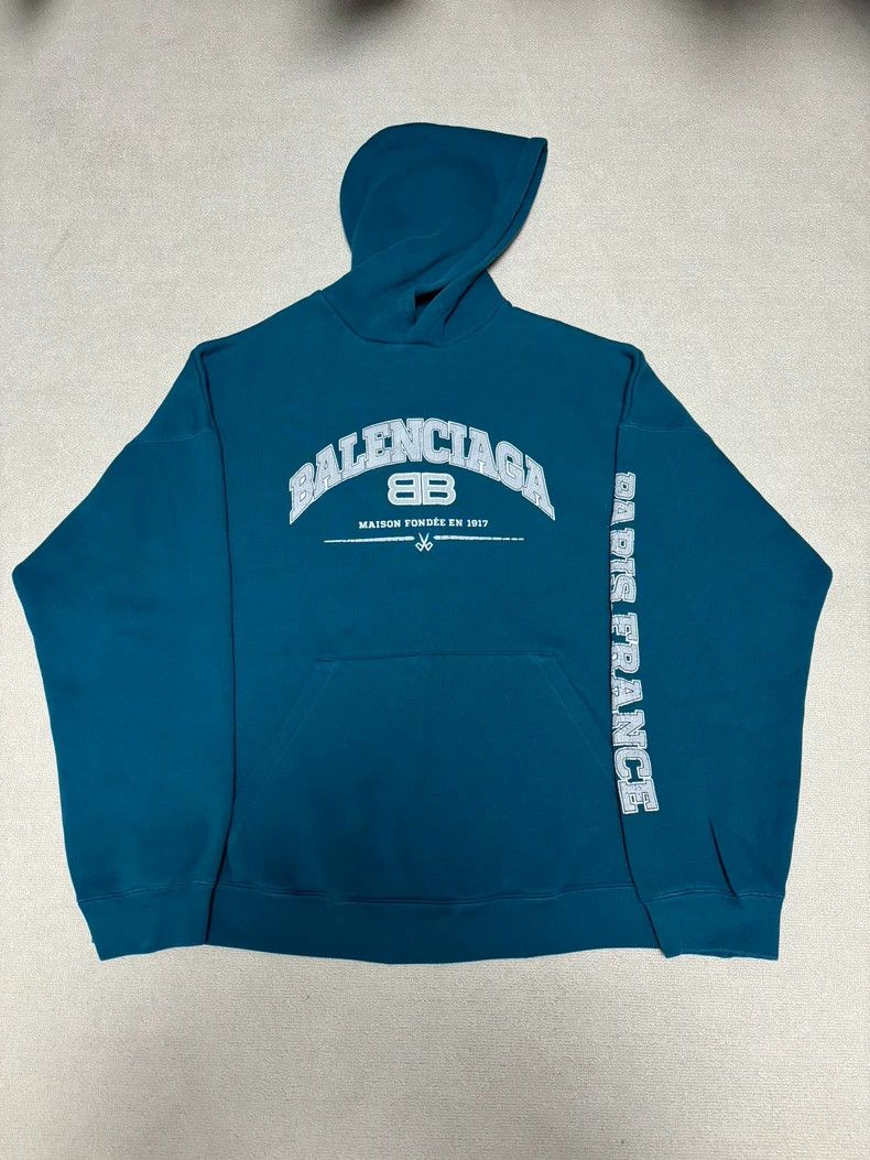 Balenciaga Balenciaga SS22 Maison Scissors Letter Logo Hooded Long Sle Size US M / EU 48-50 / 2 - 1 Thumbnail