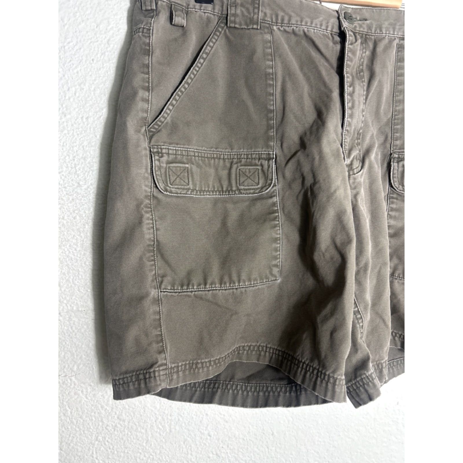 Eddie Bauer Eddie Bauer Army Green Cargo Shorts 38x8 Cotton Men's Regular Color Green Cargo Hiking Fishing Size US 38 / EU 54 - 2 Thumbnail