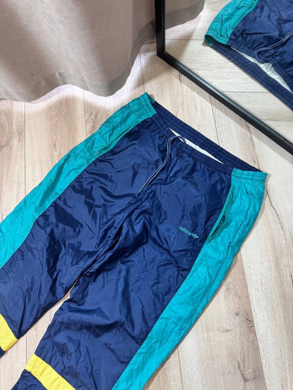 Adidas Vintage 90s Adidas Track Suit Made In Taiwan Size L Size US L / EU 52-54 / 3 - 10 Thumbnail