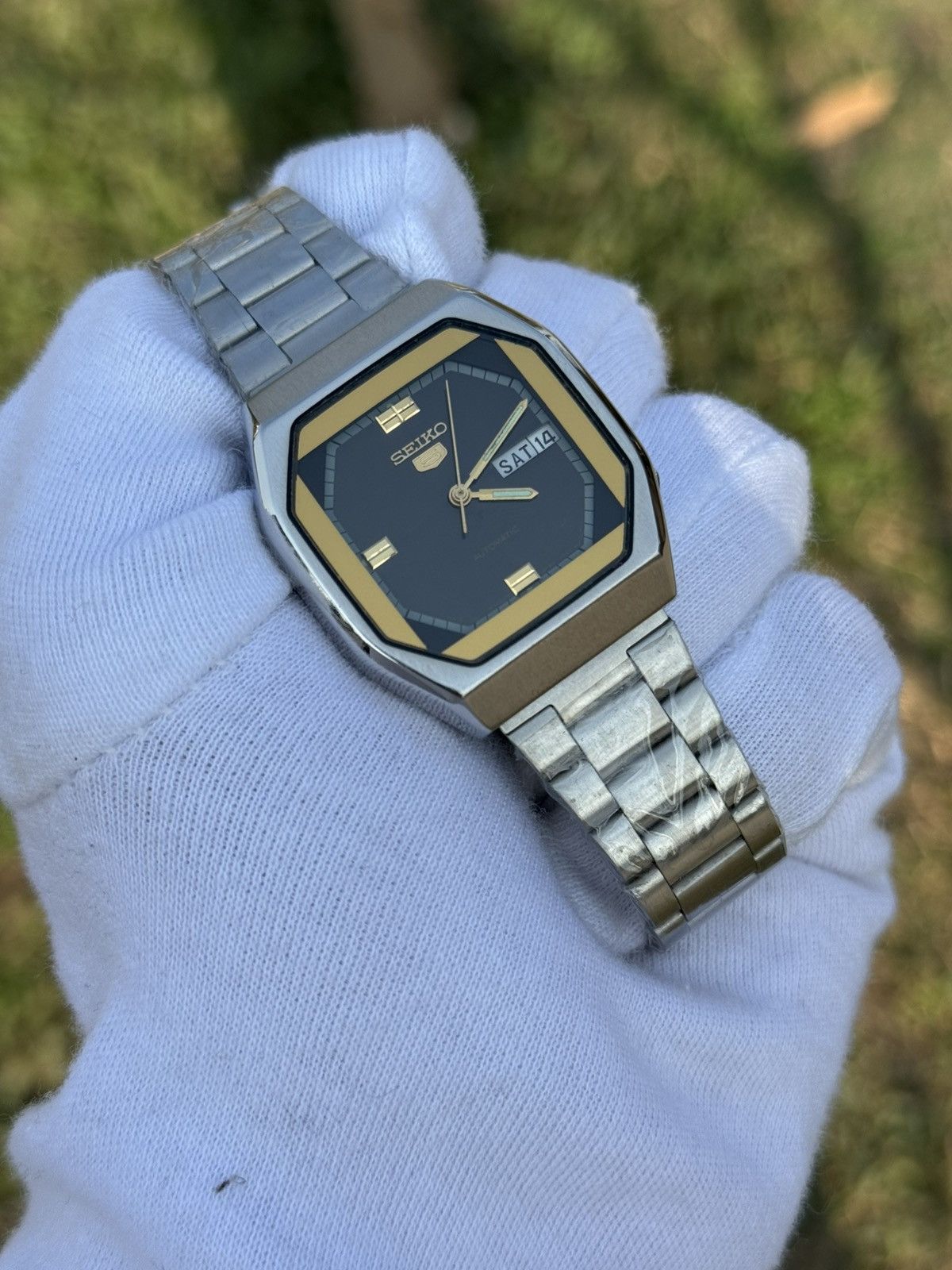 Seiko Vintage Seiko 5 Automatic black dial |Cushion Case |Japan Size 36 - 4 Thumbnail