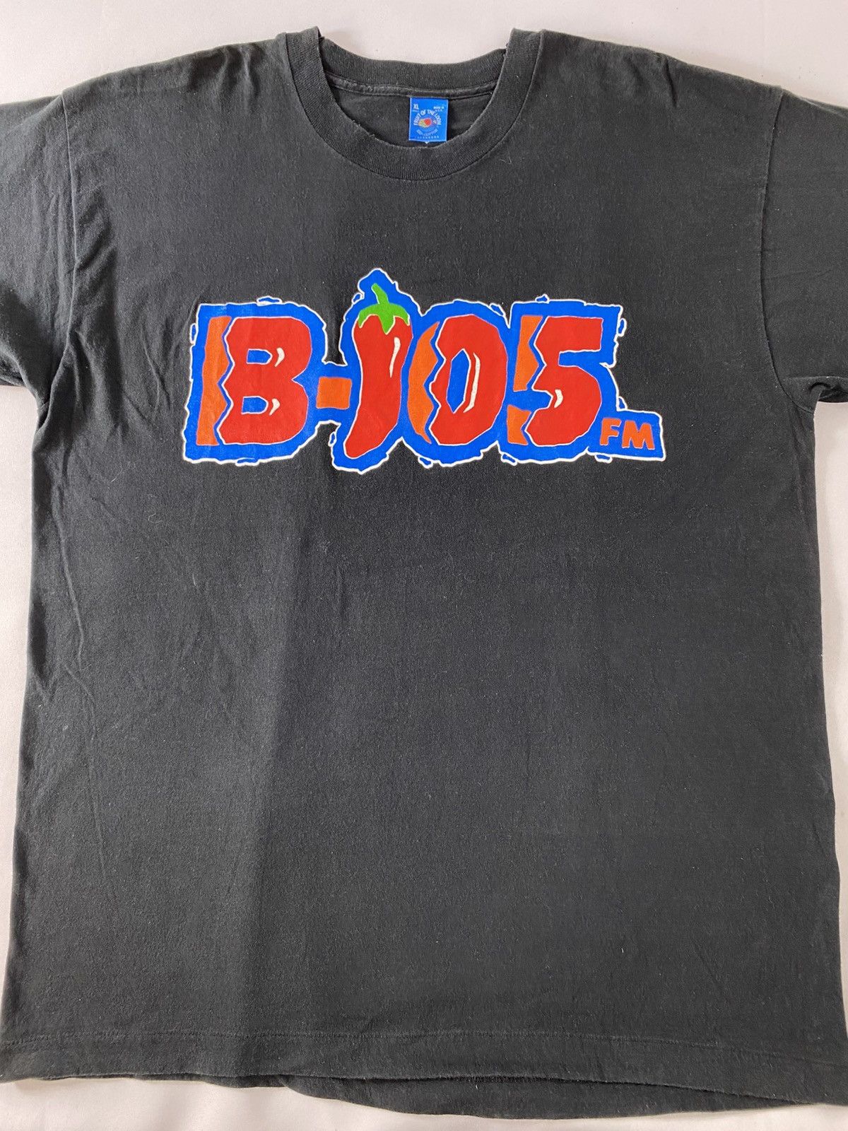 Fruit Of The Loom 90s B-105 Fm Radio Channel Stylized Logo Graphic Printed Tee Size US XL / EU 56 / 4 - 3 Thumbnail
