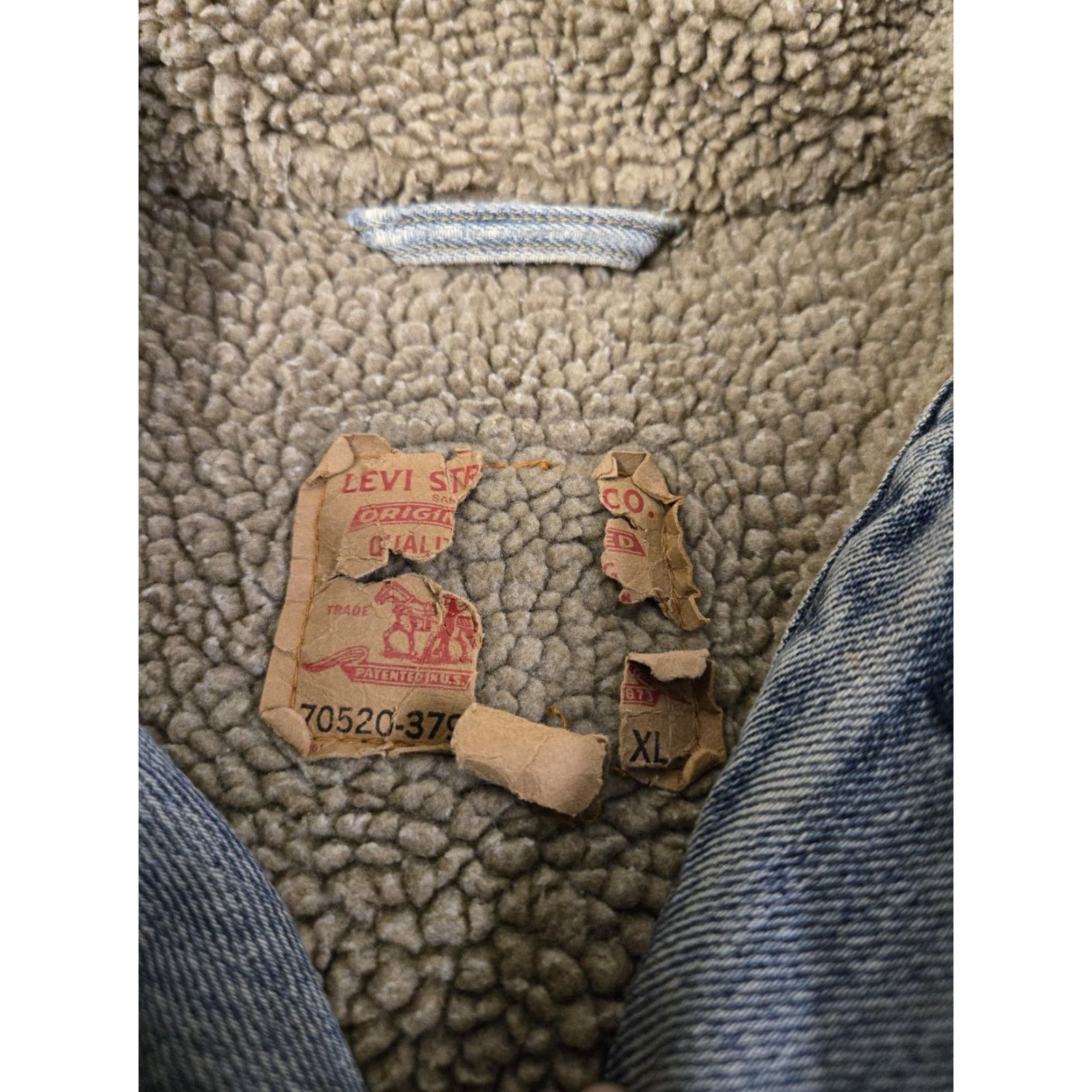 Levi's VINTAGE Levi's Trucker Jacket Mens XL Blue Denim Sherpa Lined Distressed 90s Bomber Style Button Front Fisher? Size US XL / EU 56 / 4 - 7 Thumbnail