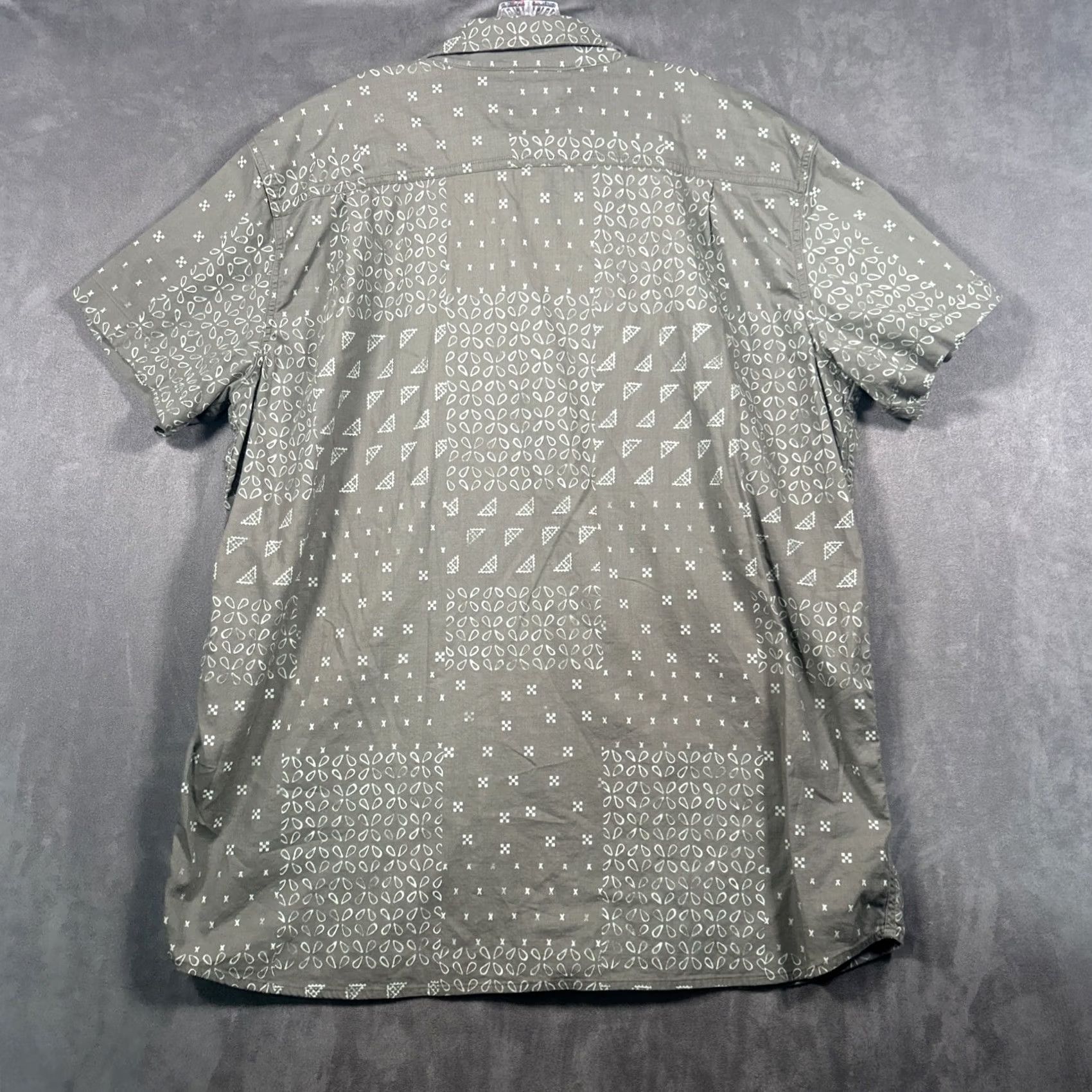 Carhartt Carhartt Shirt Relaxed Fit Short Sleeve Rugged Flex 2XL Tall Olive Bandana Print Mens Size US XXL / EU 58 / 5 - 7 Thumbnail