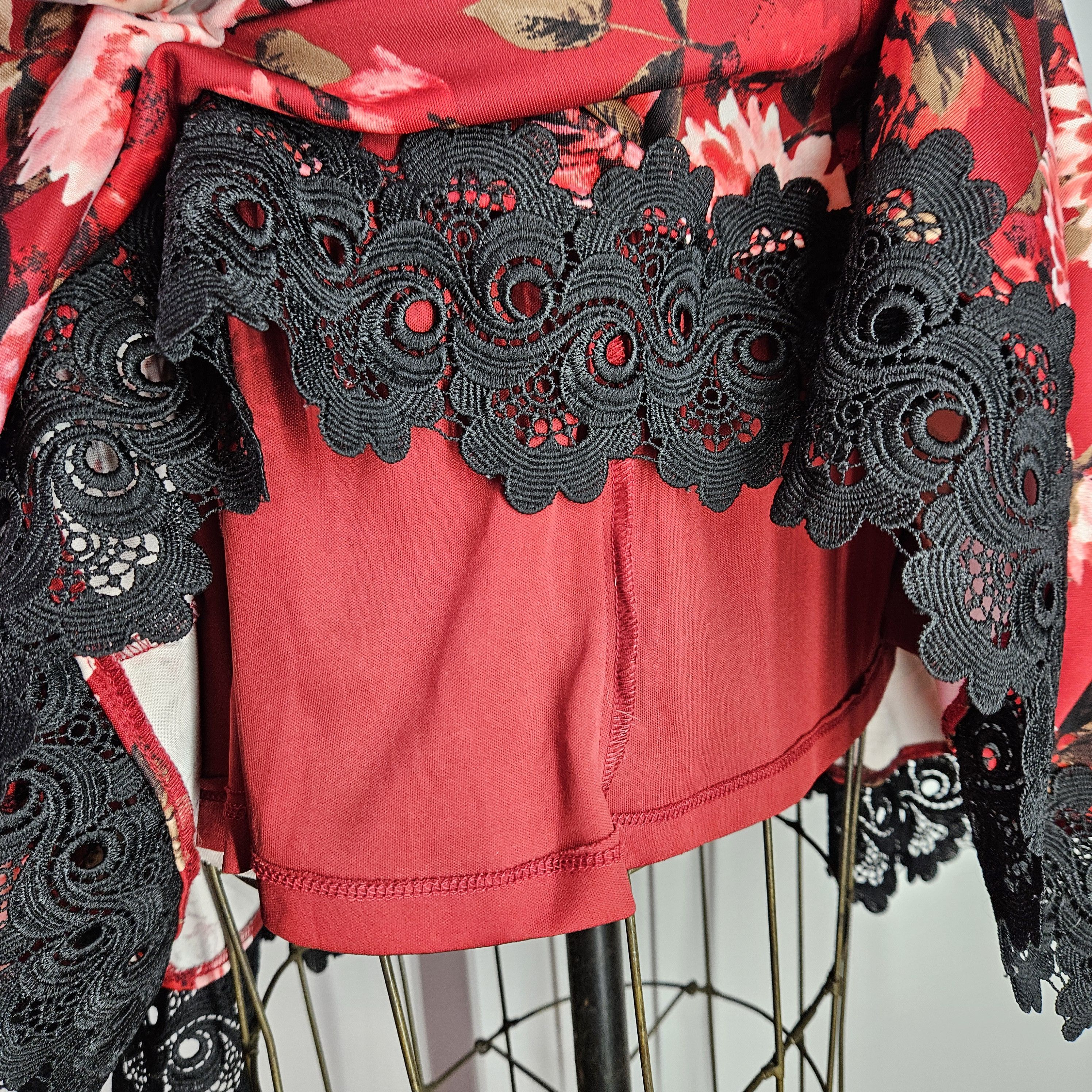 Other Roz & Ali Size 12 Dress Fit Flare Burgundy Floral Black Size L / US 10 / IT 46 - 7 Thumbnail