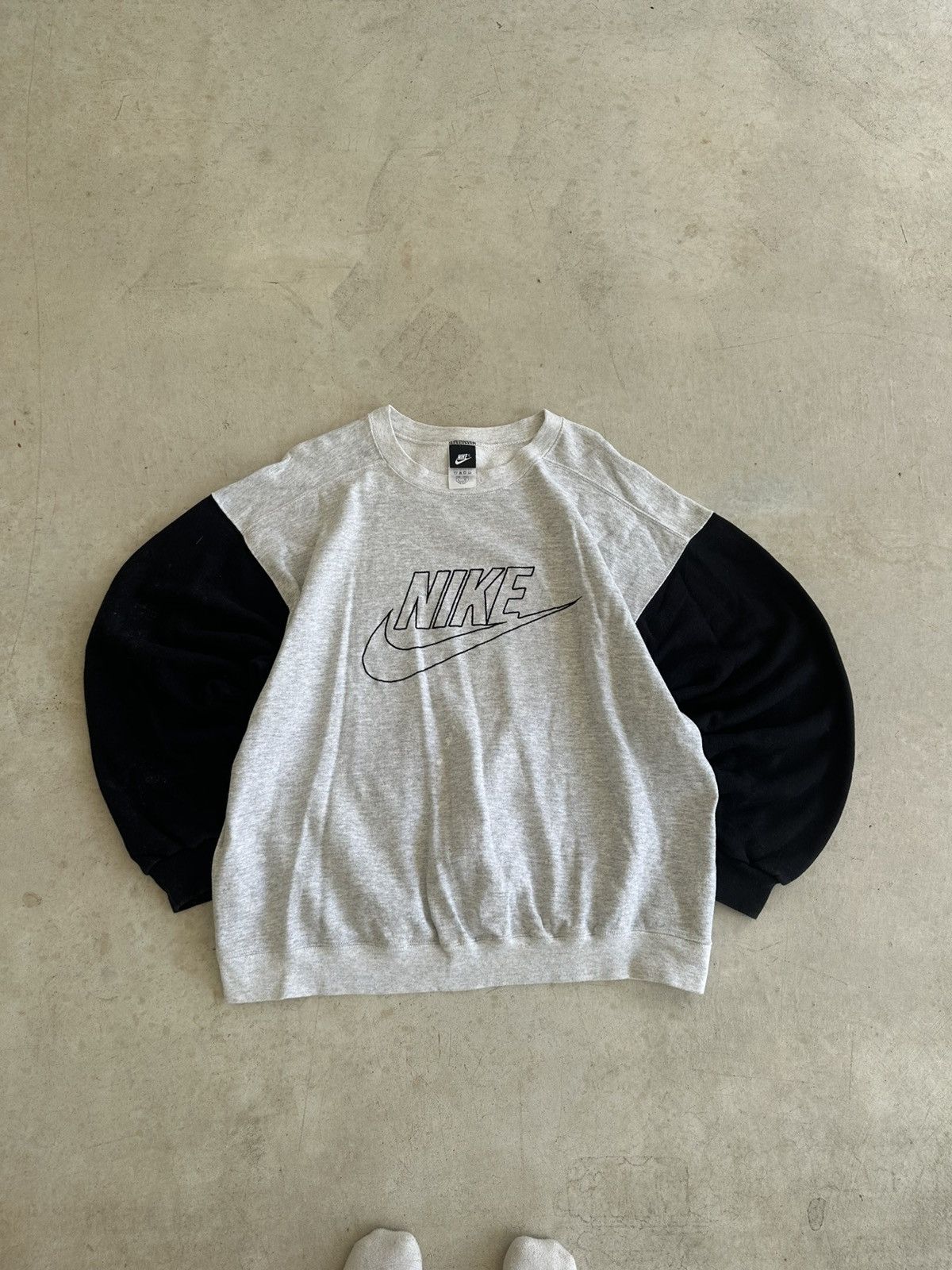 Nike Vintage Nike Sweatshirt Size US L / EU 52-54 / 3 - 1 Thumbnail
