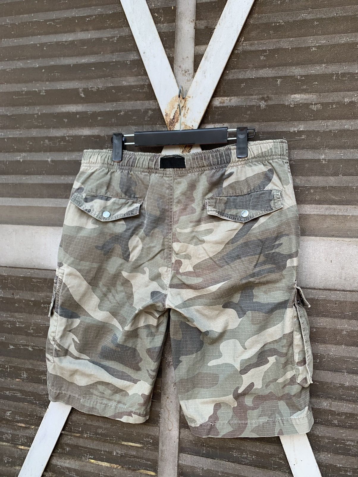 Vintage Vintage THRASHED Faded Cargo Camo Shorts Size US 32 / EU 48 - 8 Thumbnail