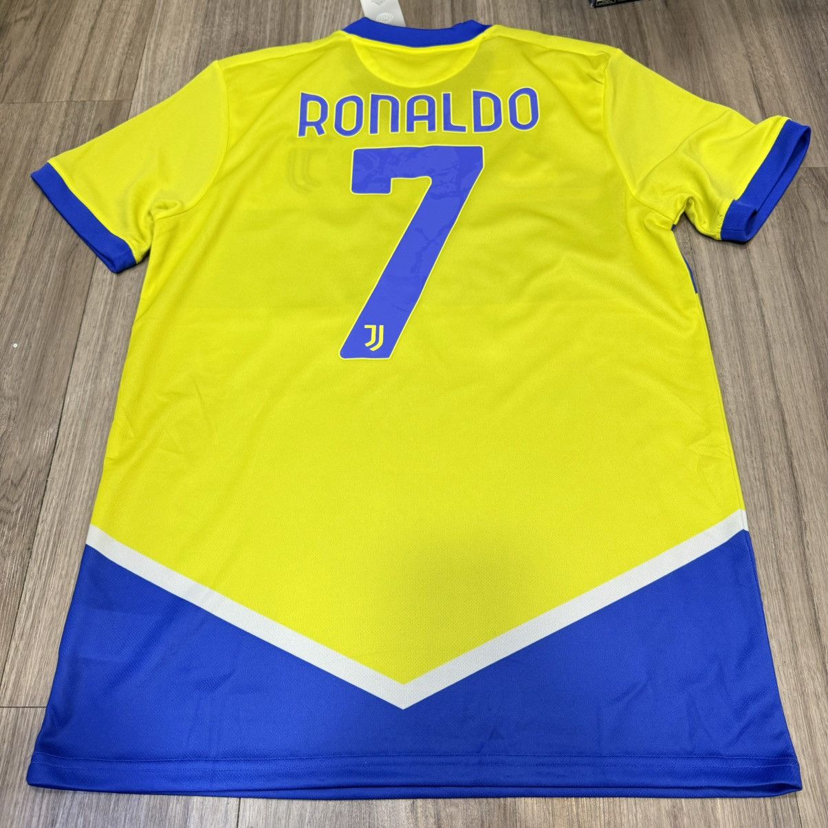 Adidas Juventus 21/22 3rd away shirt #7 Ronaldo (Bnwt) Size US M / EU 48-50 / 2 - 2 Thumbnail