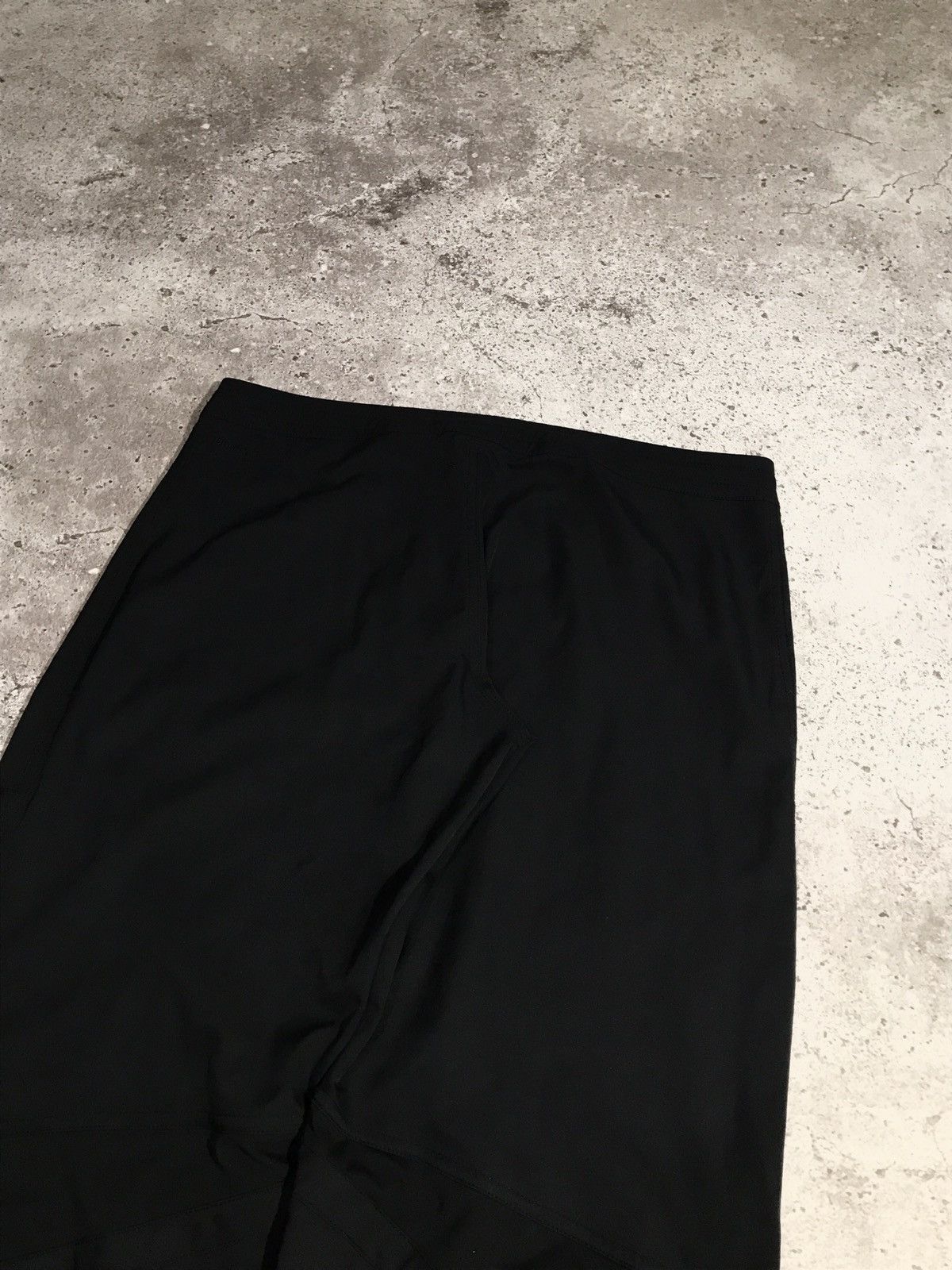 Nike × Vintage Vintage Y2K Nike Track Pants Embroiled Swoosh Black Size 34" / US 12 / IT 48 - 9 Thumbnail