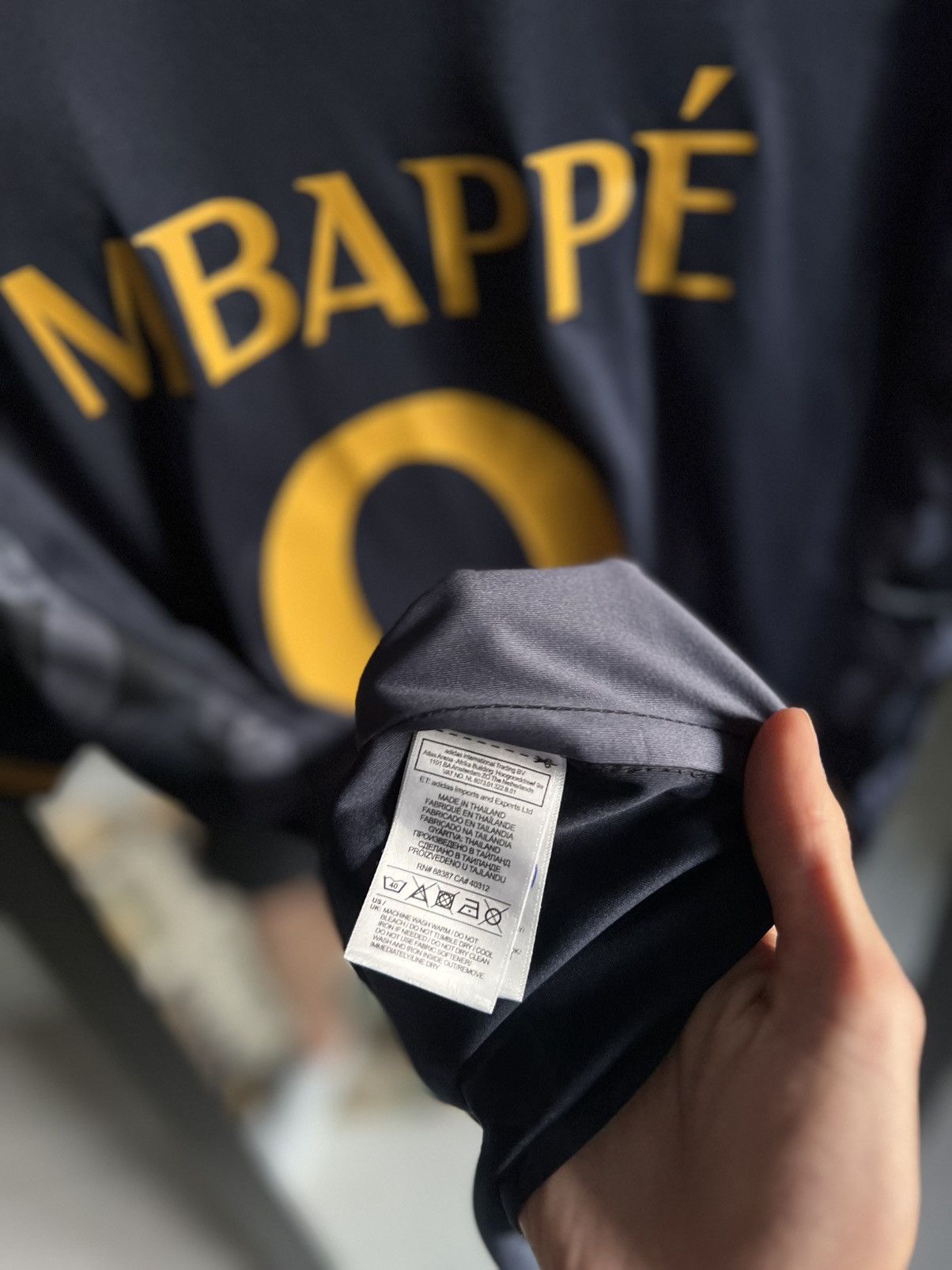 Adidas Adidas Real Madrid 2023/24 MBAPPE Blokecore Soccer Jersey Size US XL / EU 56 / 4 - 7 Thumbnail