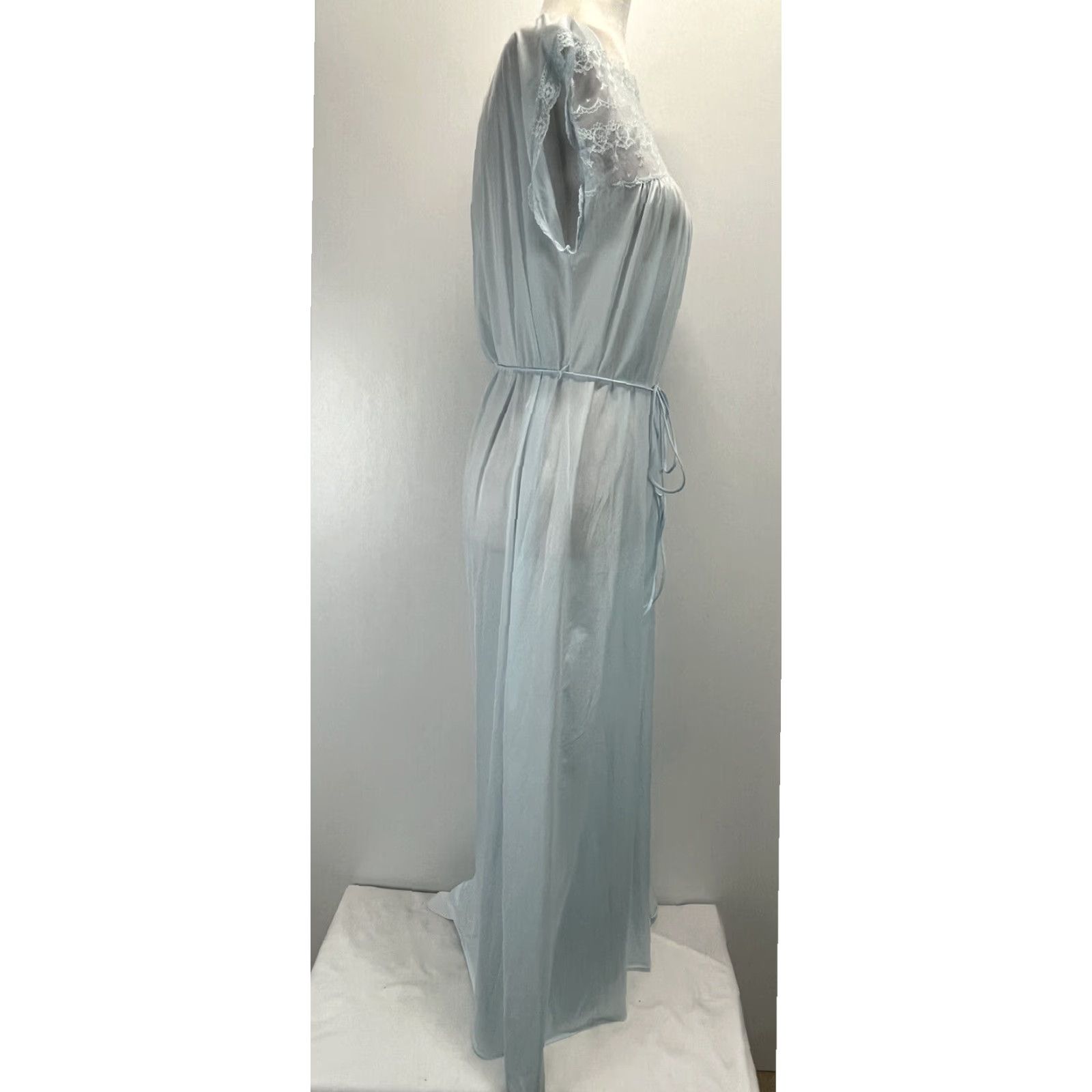 Vintage VINTAGE Vanity Fair Nylon Nightgown Small Pale Blue Belted 1970s Women Size ONE SIZE - 4 Thumbnail