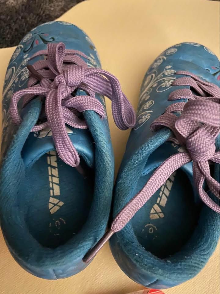 Designer Vizari sz. 9 Girls Soccer Cleats Size ONE SIZE - 5 Thumbnail